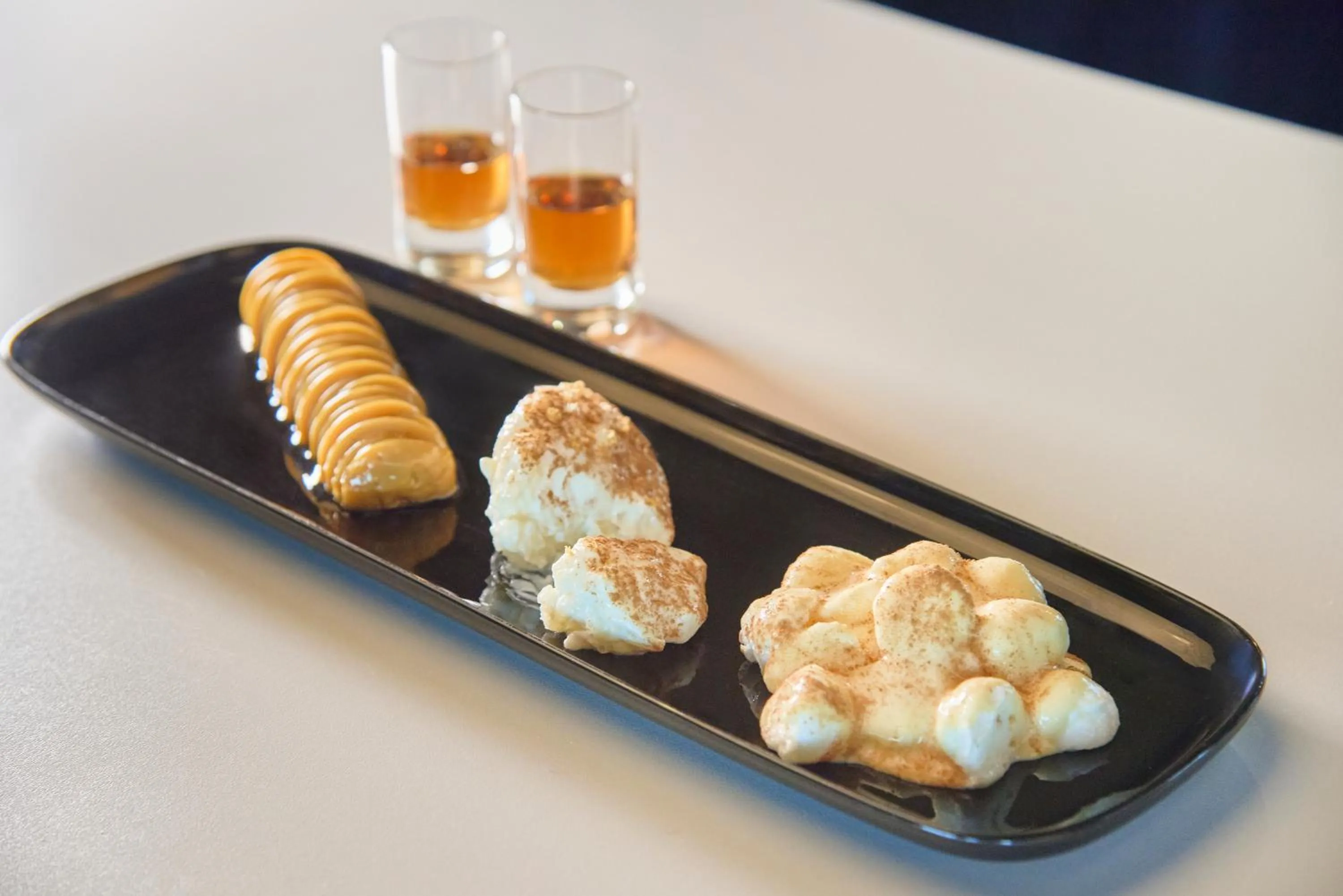 Restaurant/places to eat in Farol Hotel