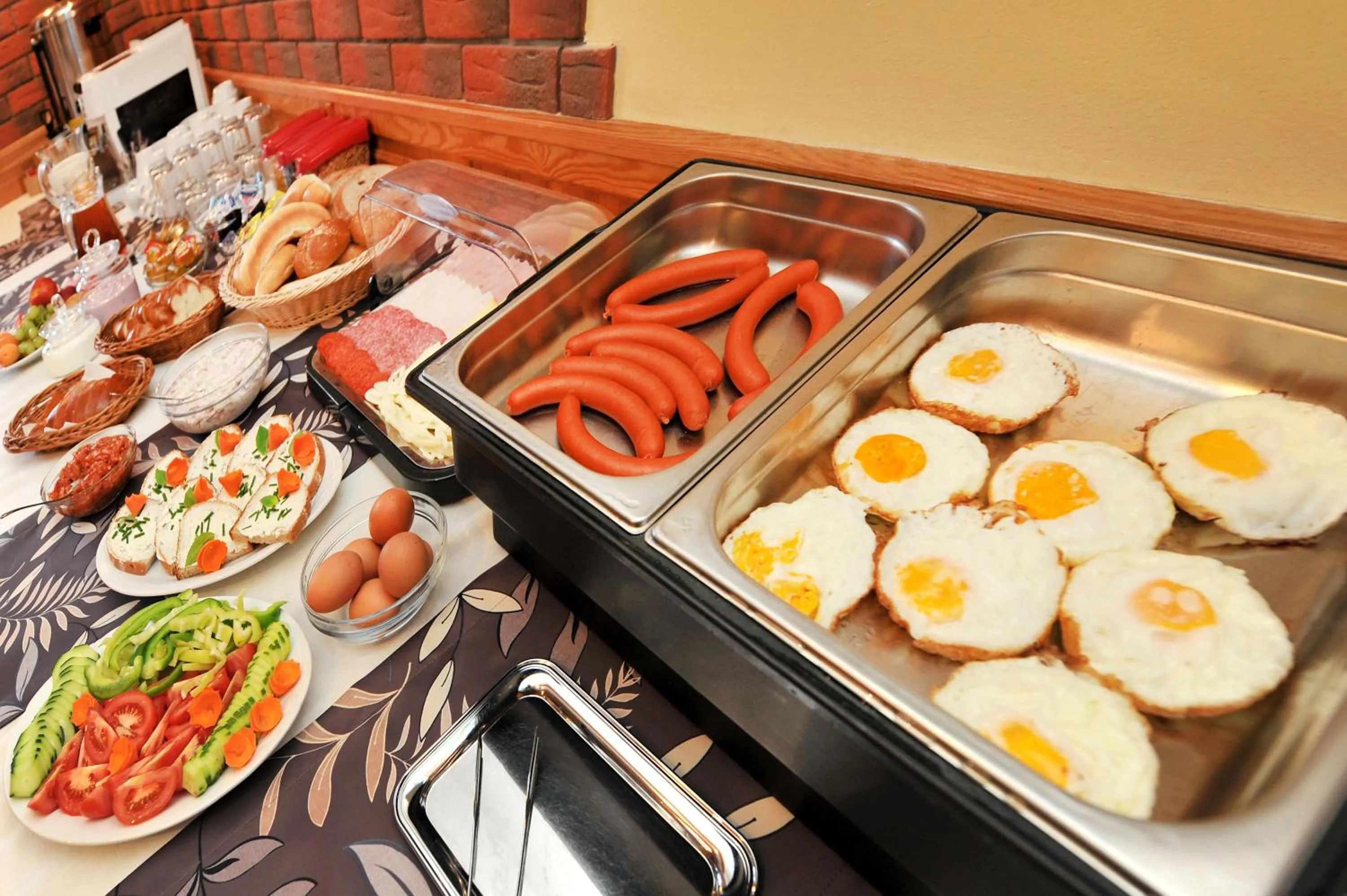 Buffet breakfast in APLEND Vila Júlia