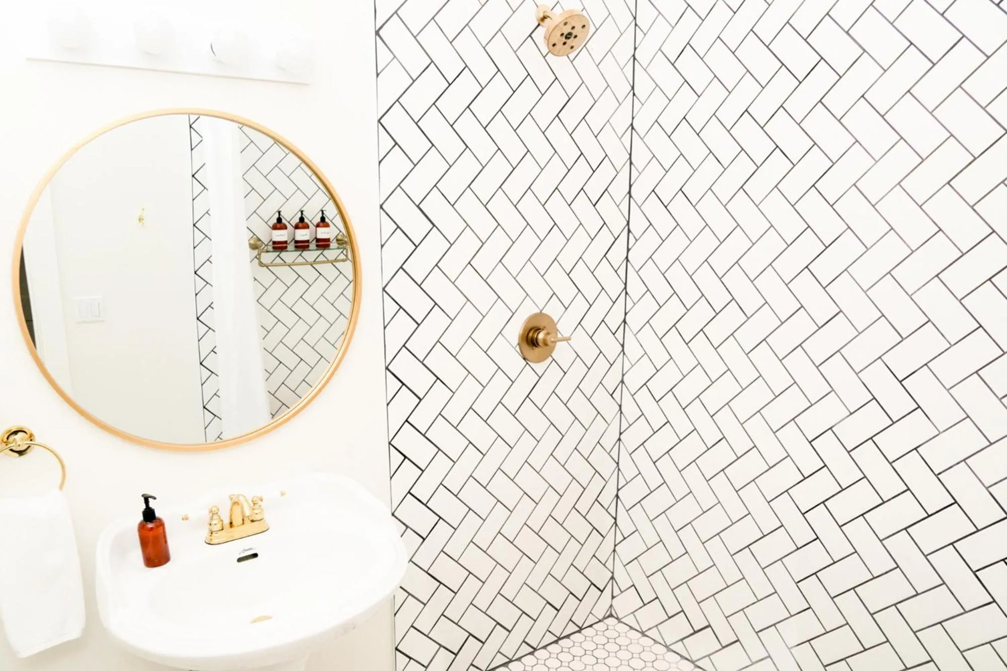 Shower in Abita Springs Hotel