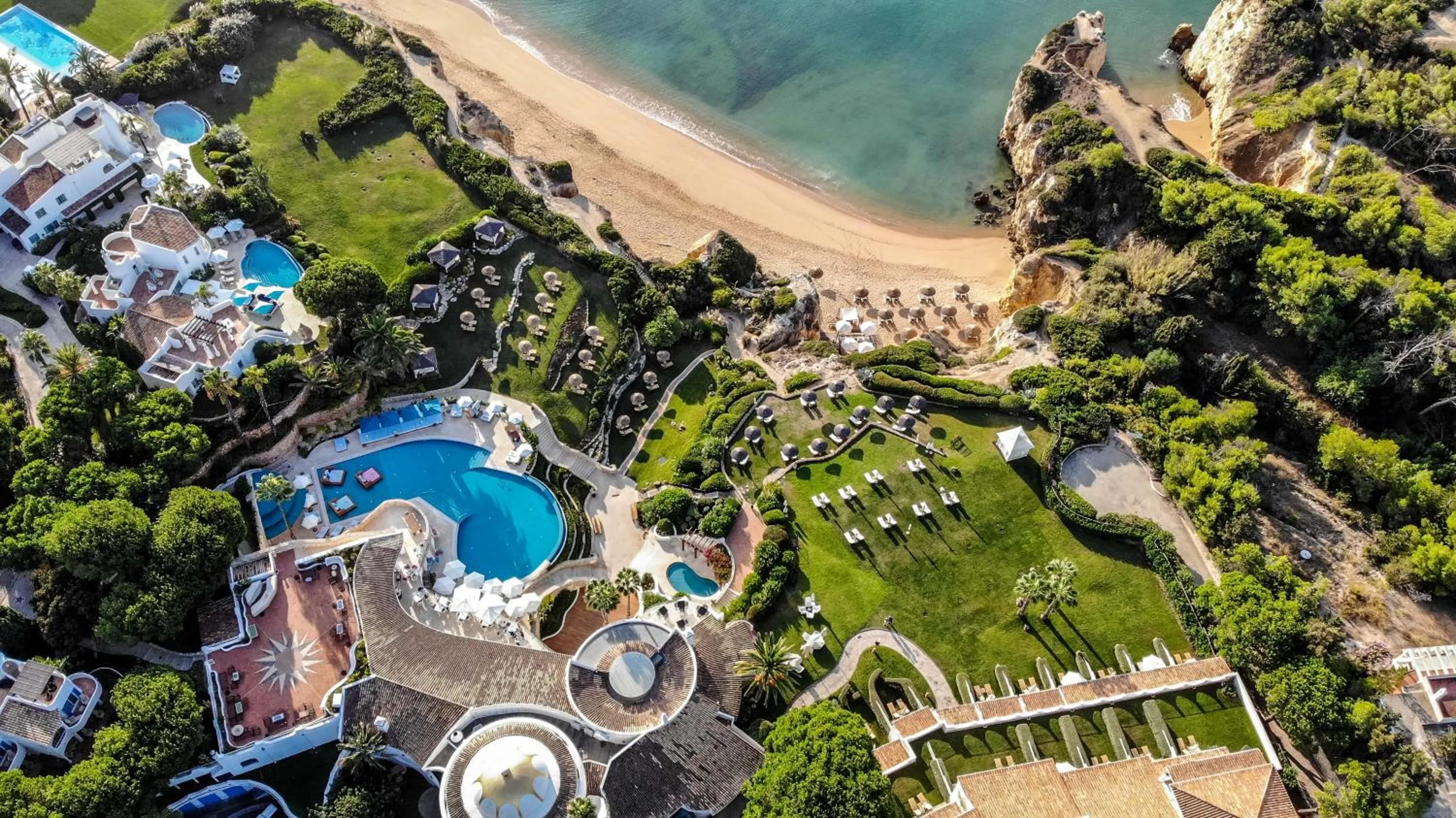 Property building in Vila Vita Parc