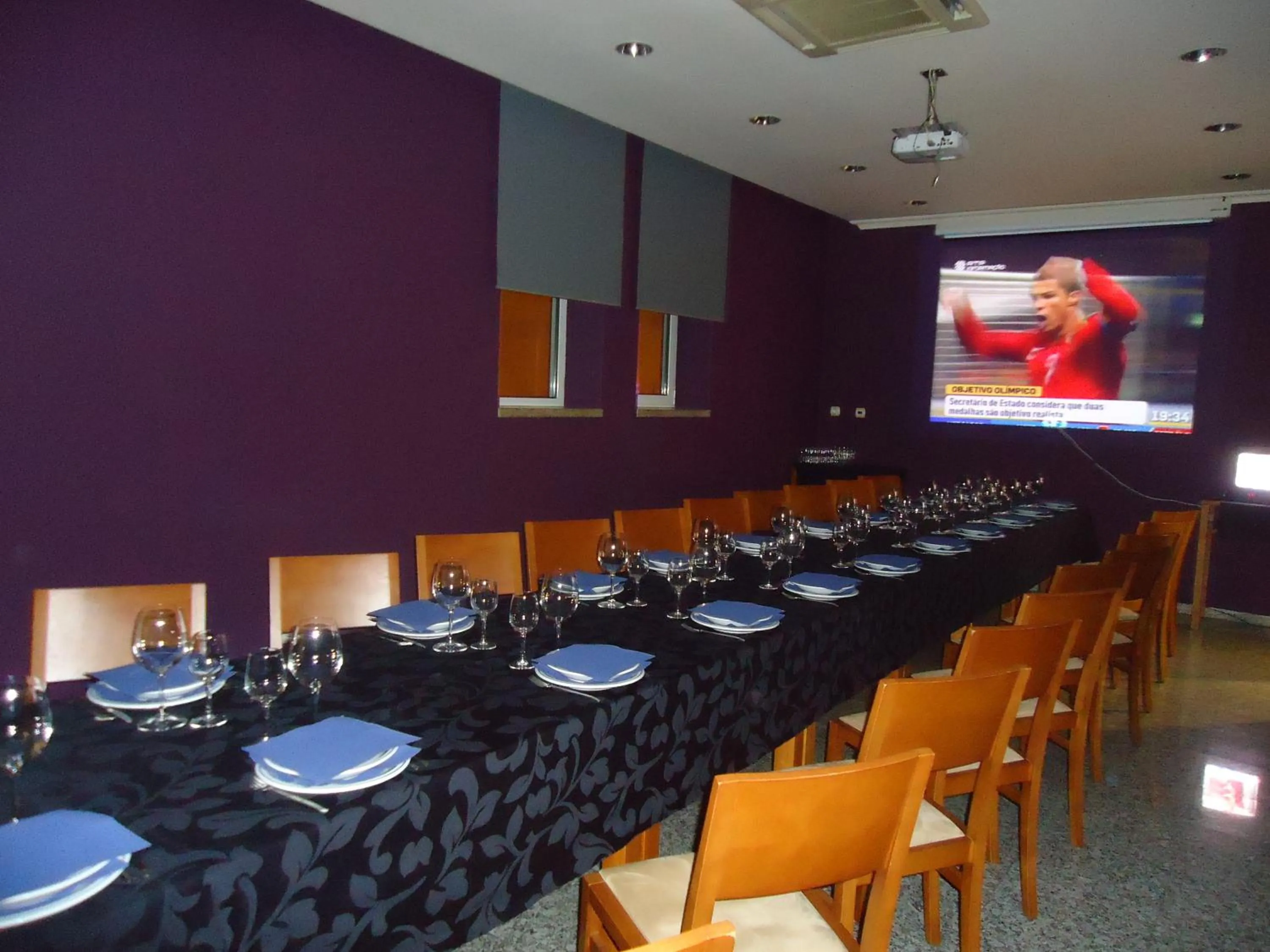 Restaurant/places to eat in Hotel Pombeira