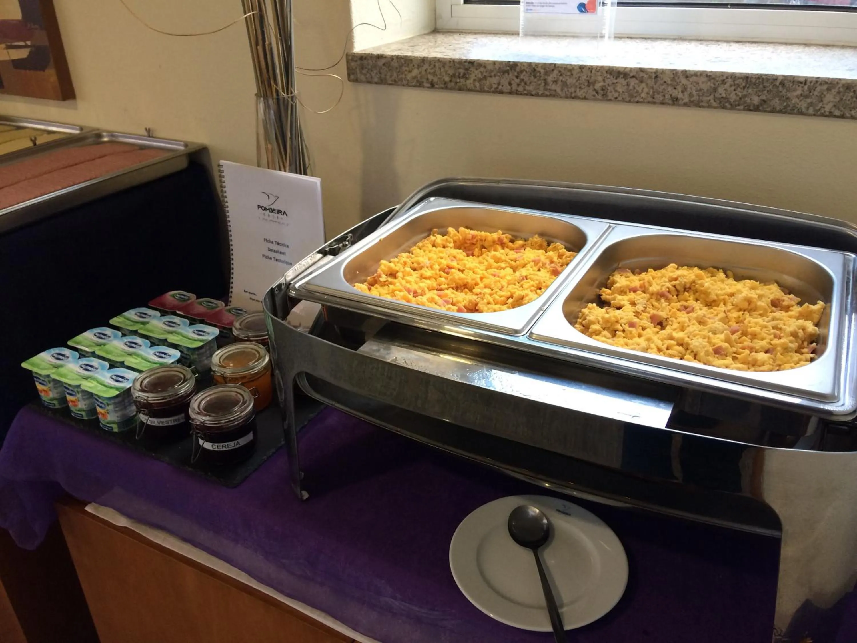 Food and drinks in Hotel Pombeira