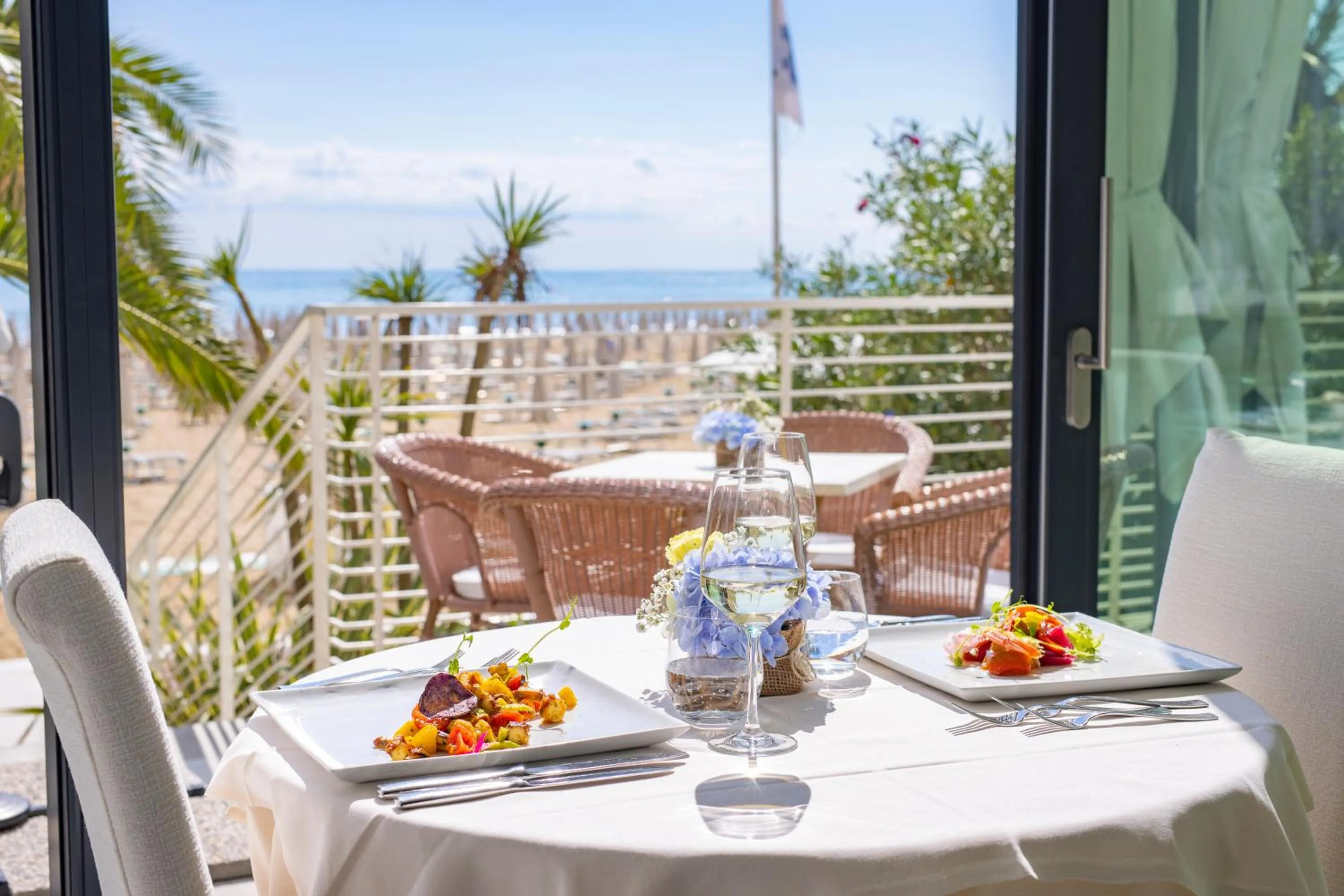 Restaurant/places to eat in Hotel Ariston