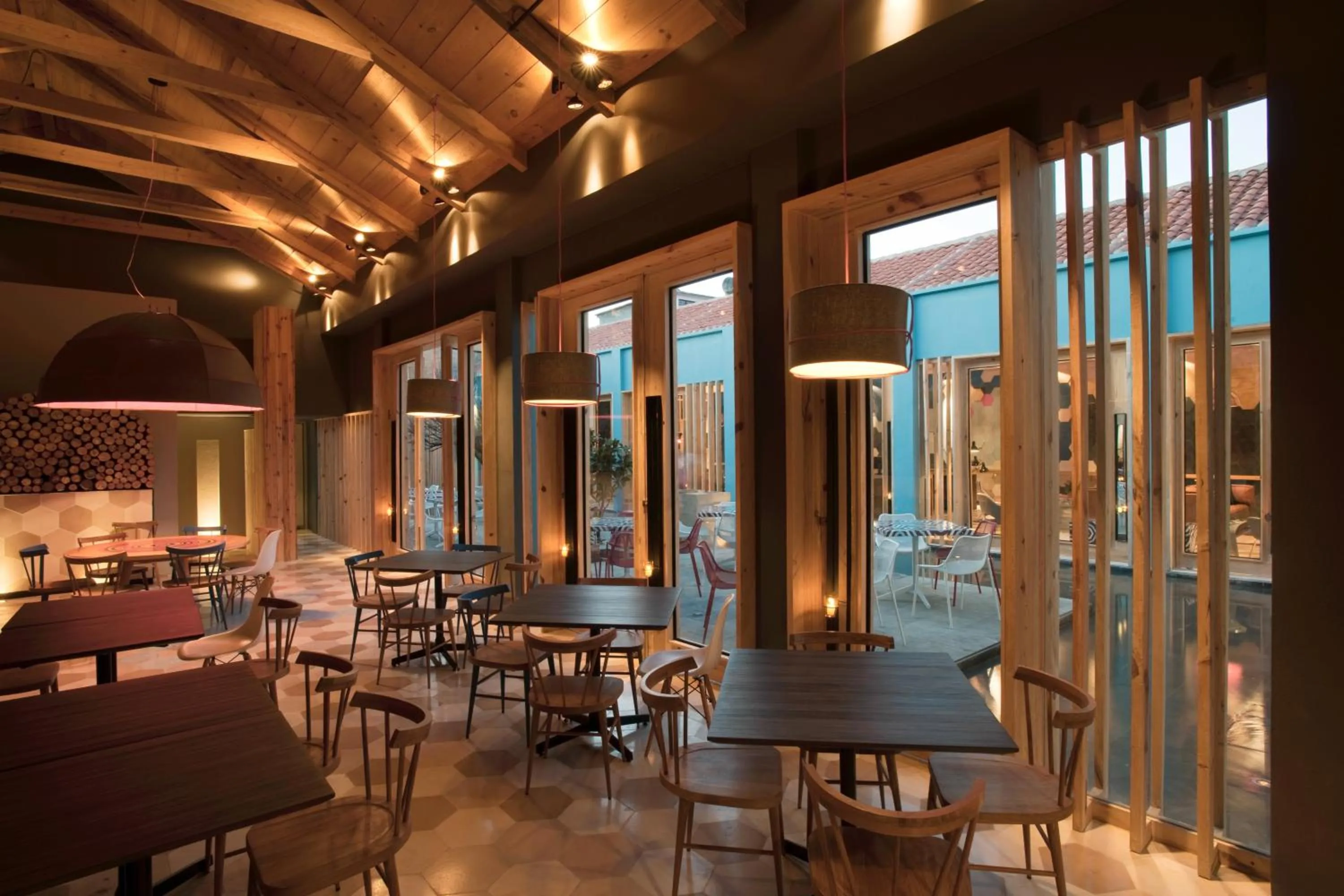 Restaurant/places to eat in Hotel Bo