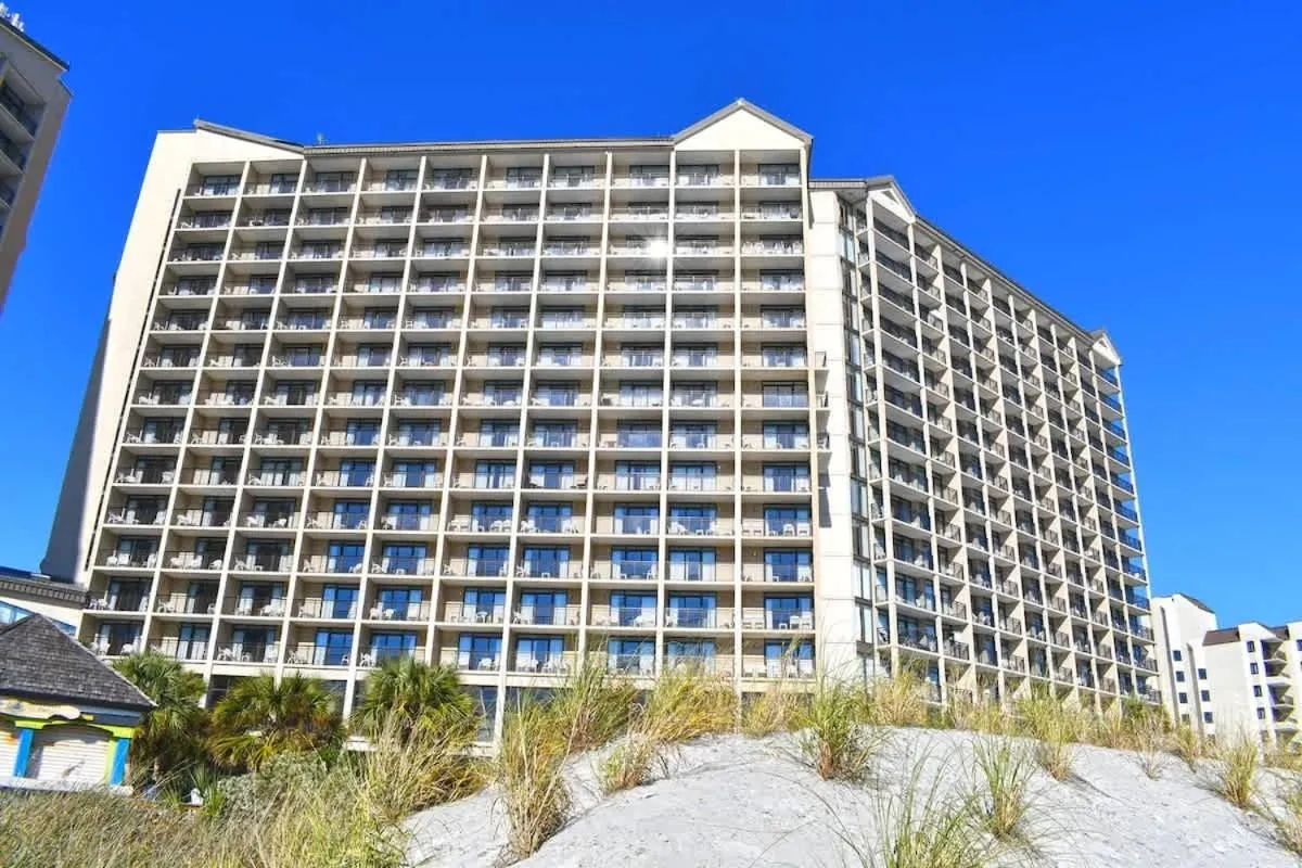 Oceanfront Views, Recently Renovated Kitchen,Pools