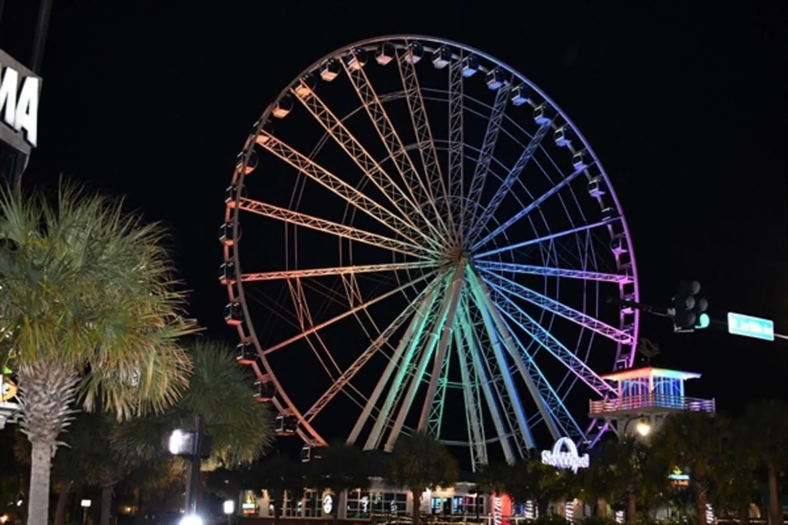 Oceanfront Views, Recently Renovated Kitchen,Pools