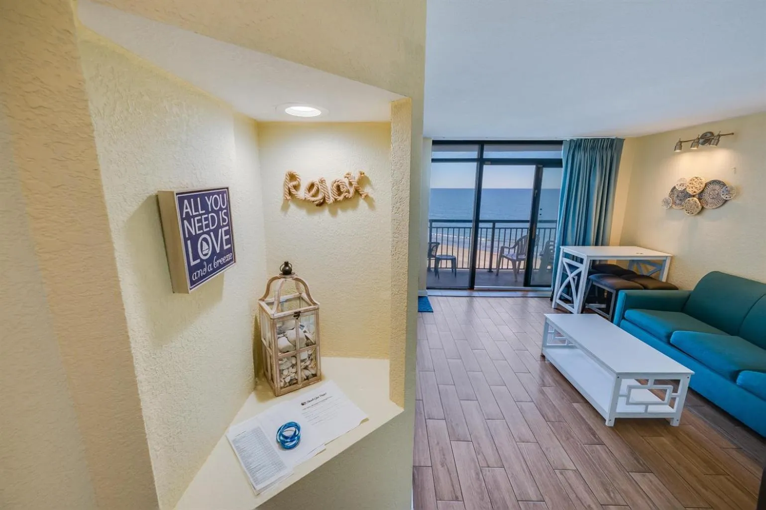 Oceanfront Views, Recently Renovated Kitchen,Pools