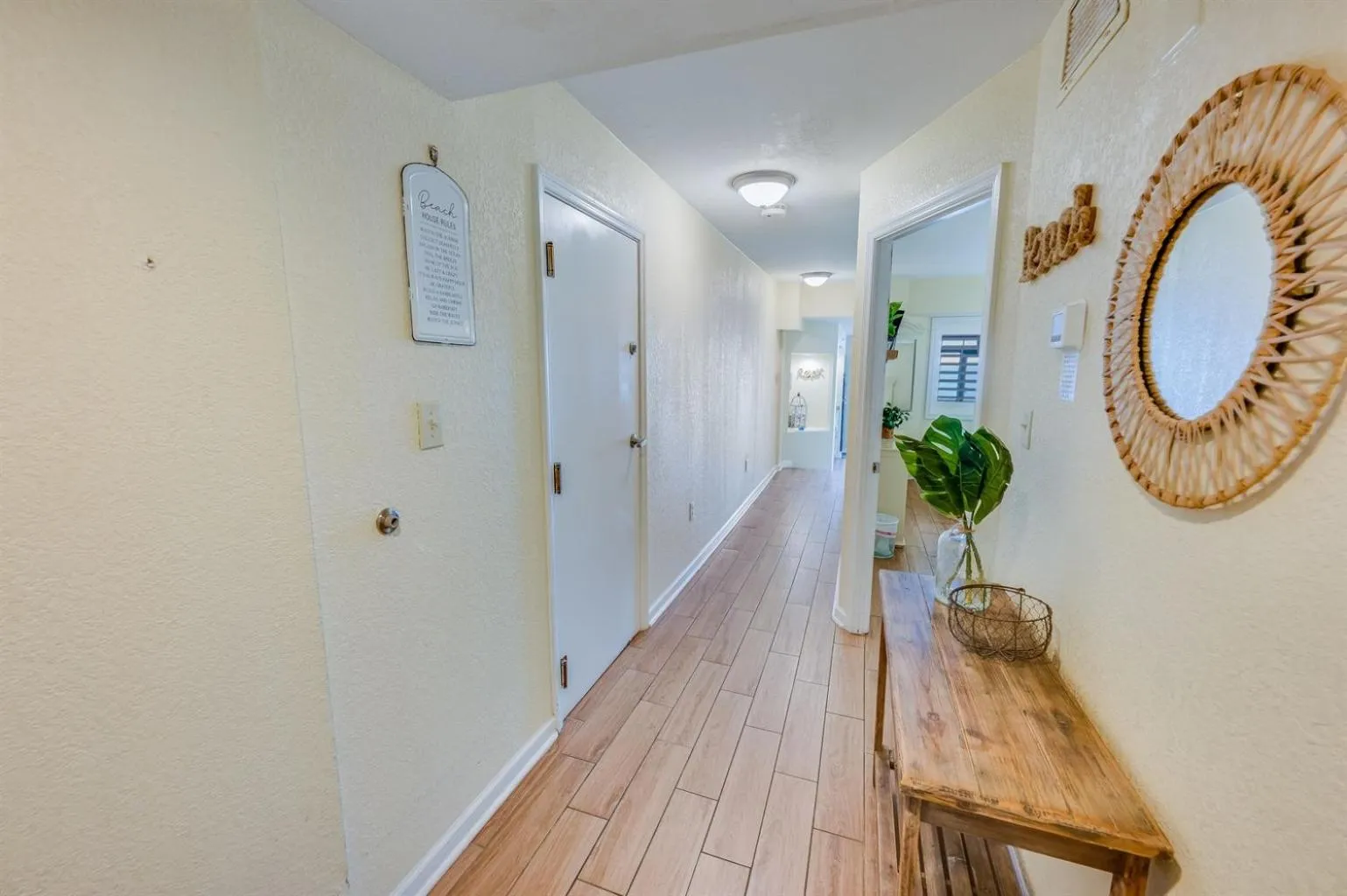 Oceanfront Views, Recently Renovated Kitchen,Pools