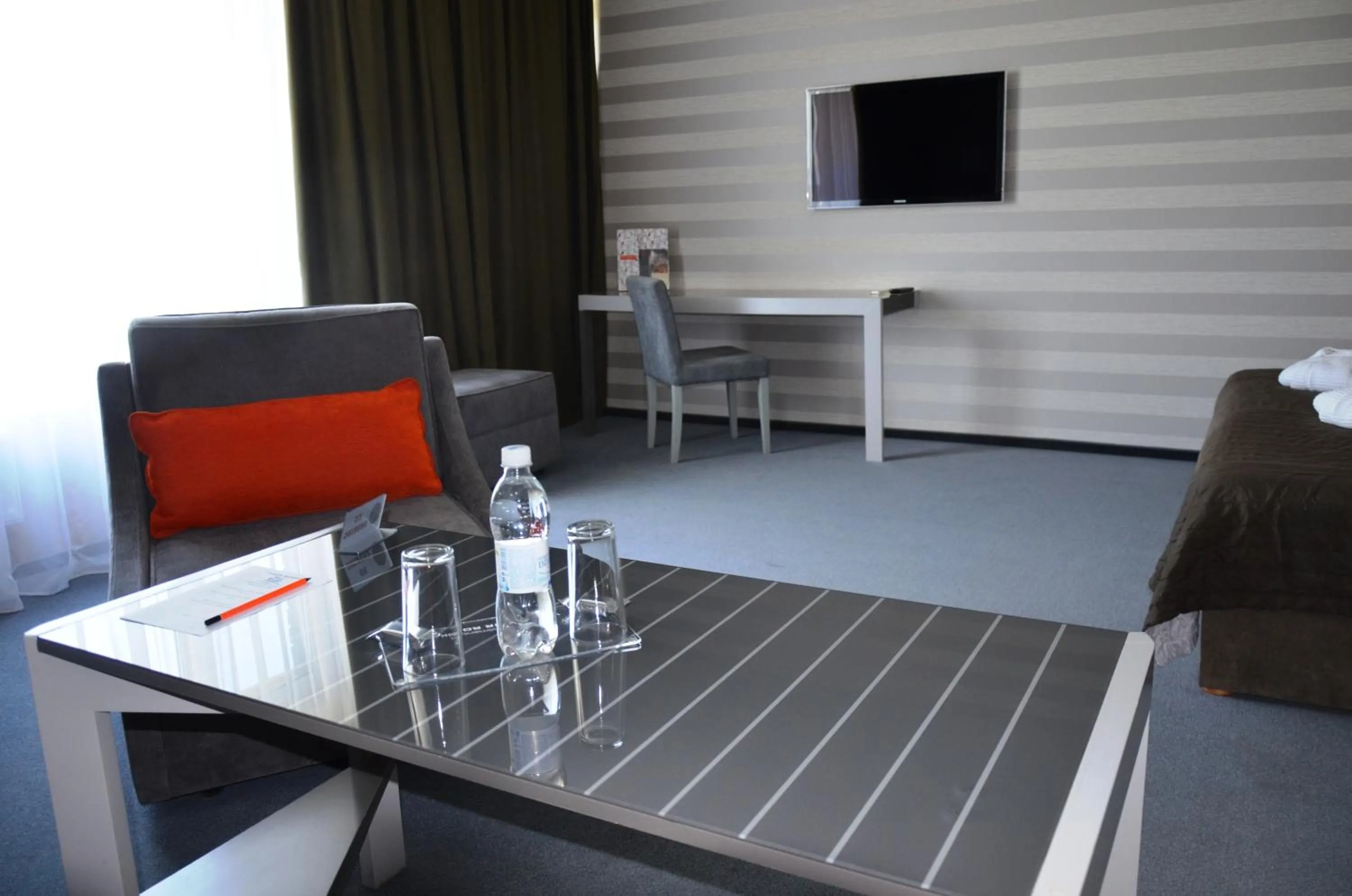 TV and multimedia in Villa Four Rooms