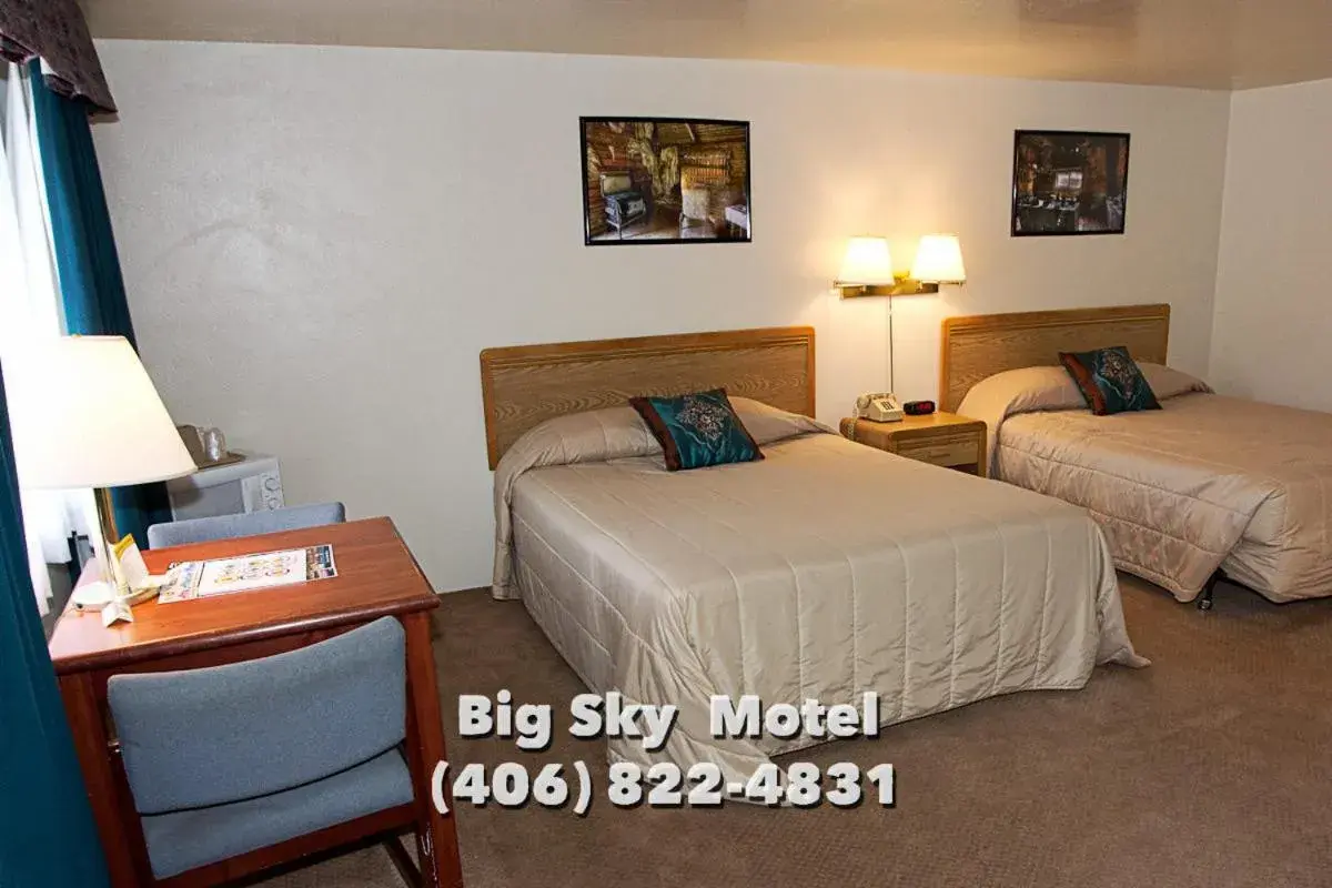 Queen Room with Two Queen Beds in Big Sky Motel Queen Room with Two Queen Beds in Big Sky Motel