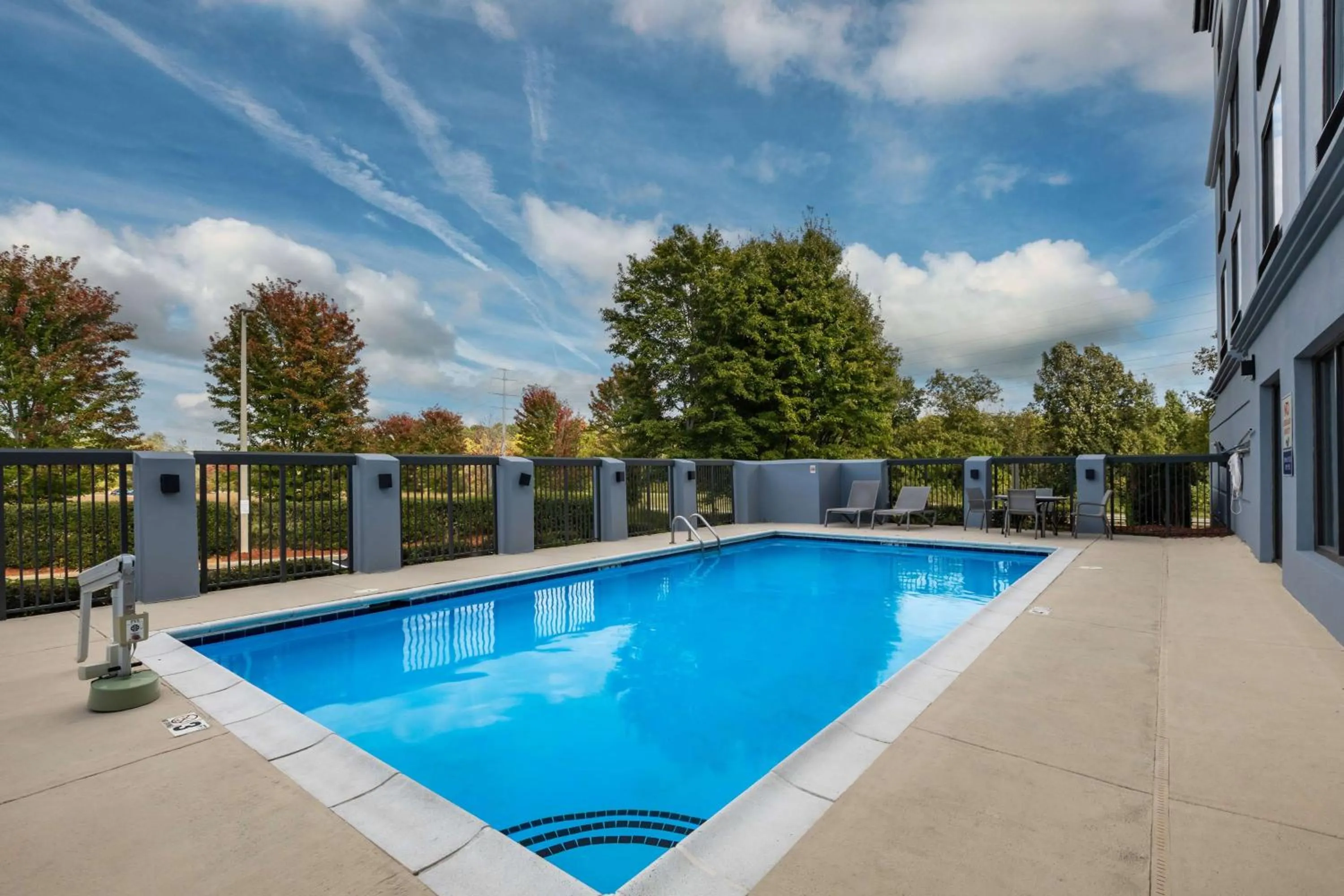 Pool view in Wingate by Wyndham Charlotte Concord Mills/Speedway