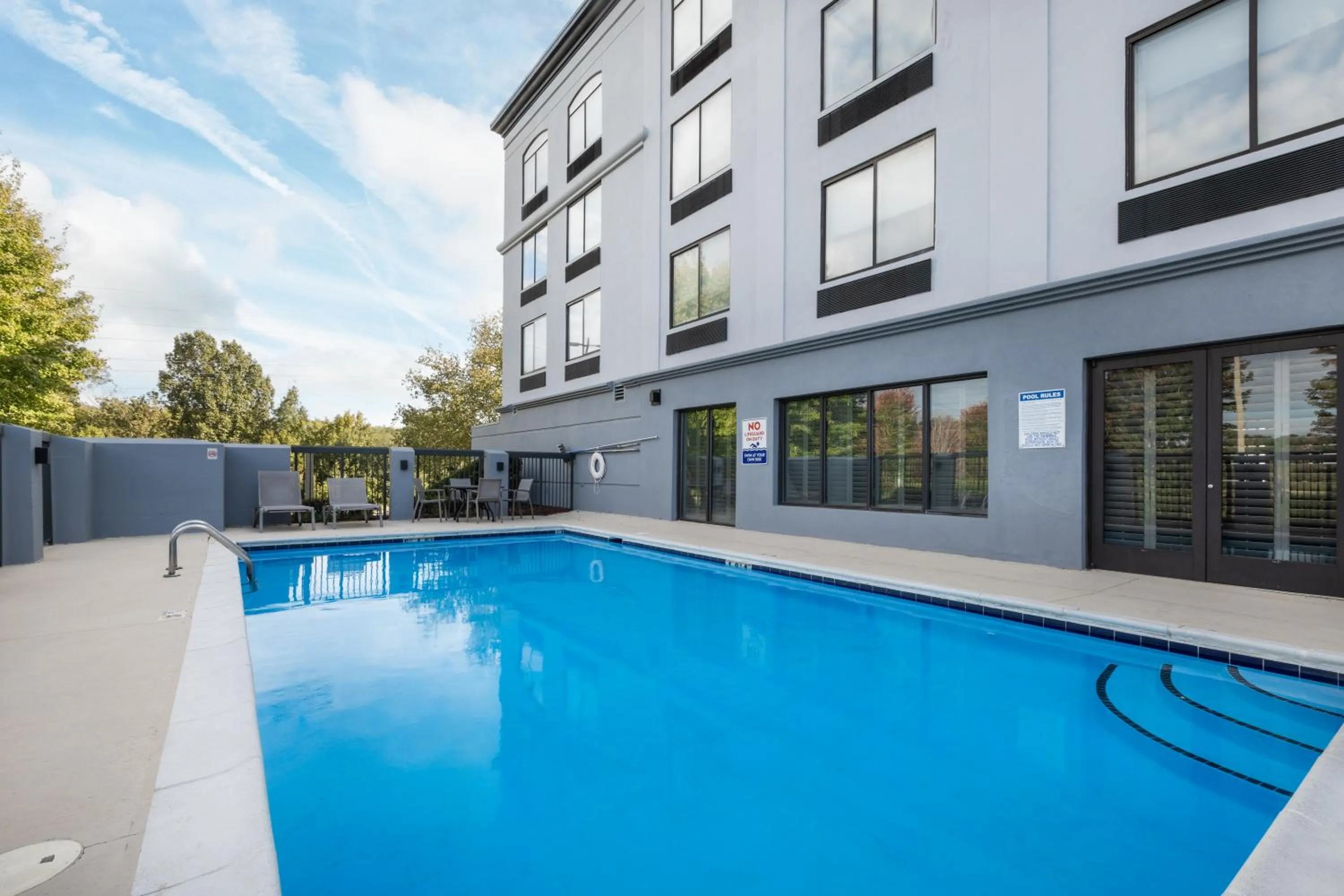 Swimming pool in Wingate by Wyndham Charlotte Concord Mills/Speedway