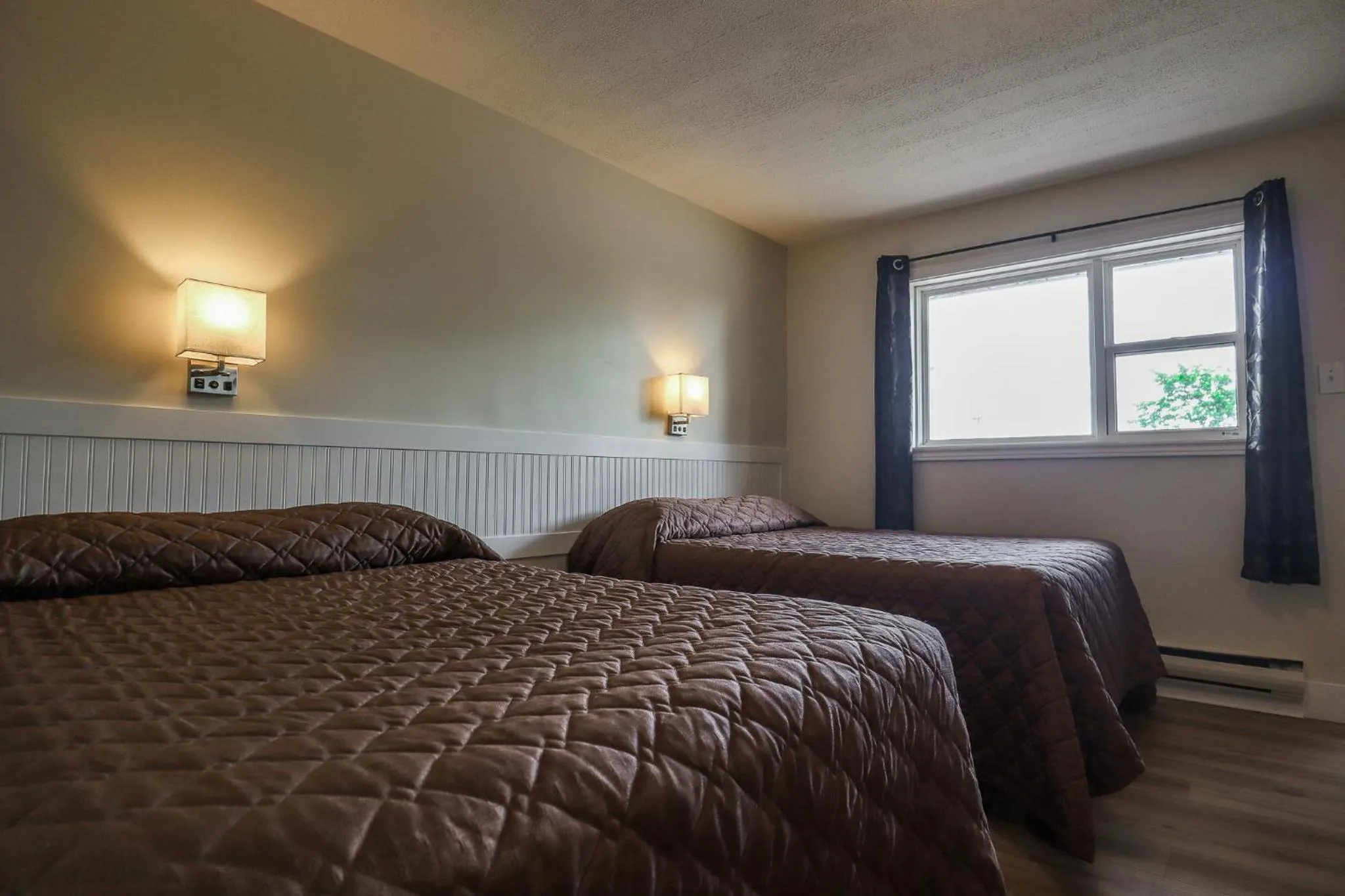 Bedroom, Bed in Atlantic Motel