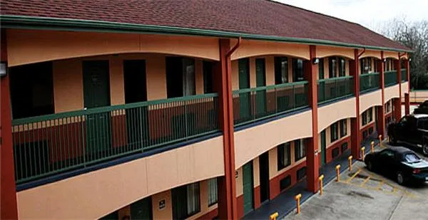 Facade/entrance in Executive inn Bacliff