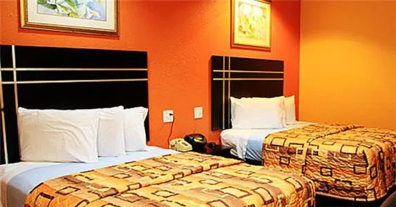 Bed in Executive inn Bacliff