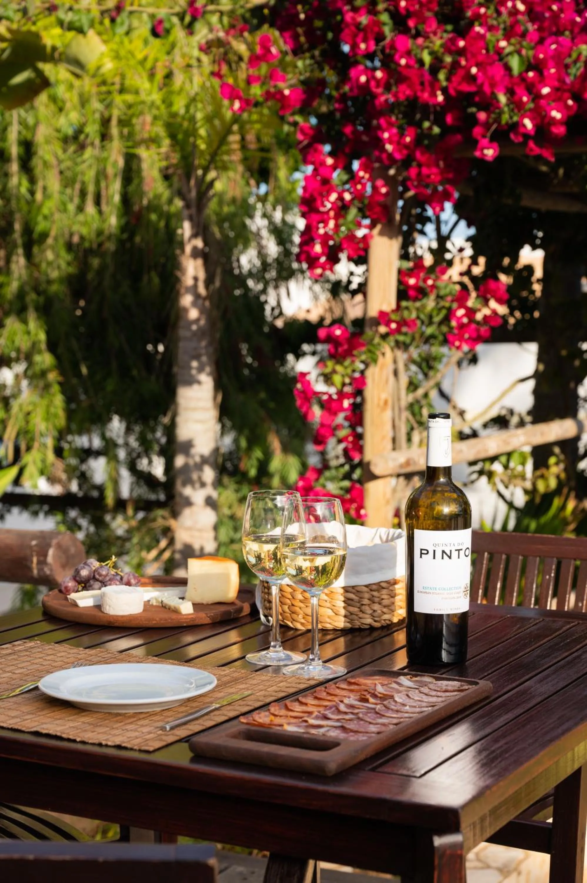 Restaurant/places to eat in Vila Luz