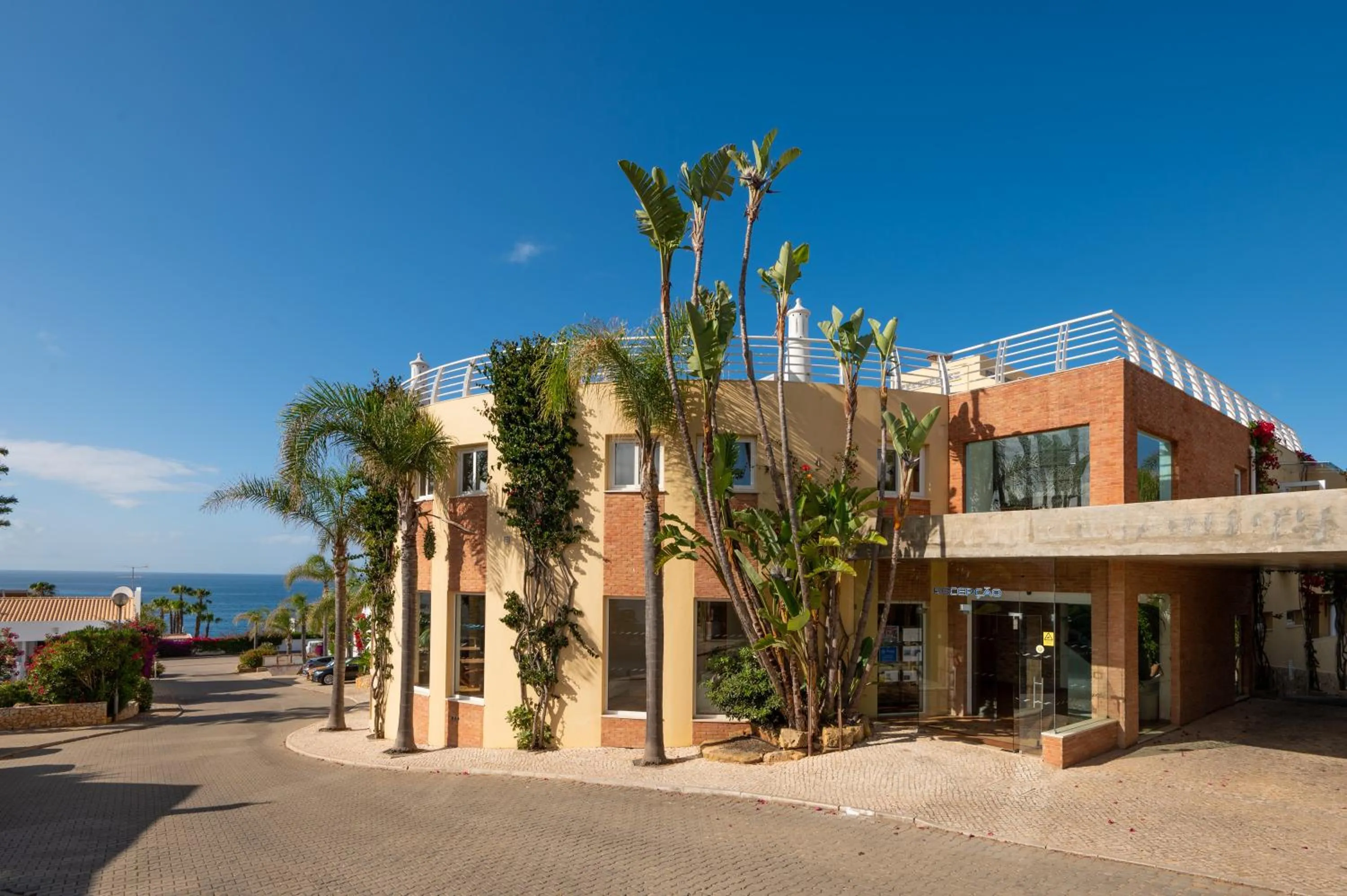 Facade/entrance in Vila Luz
