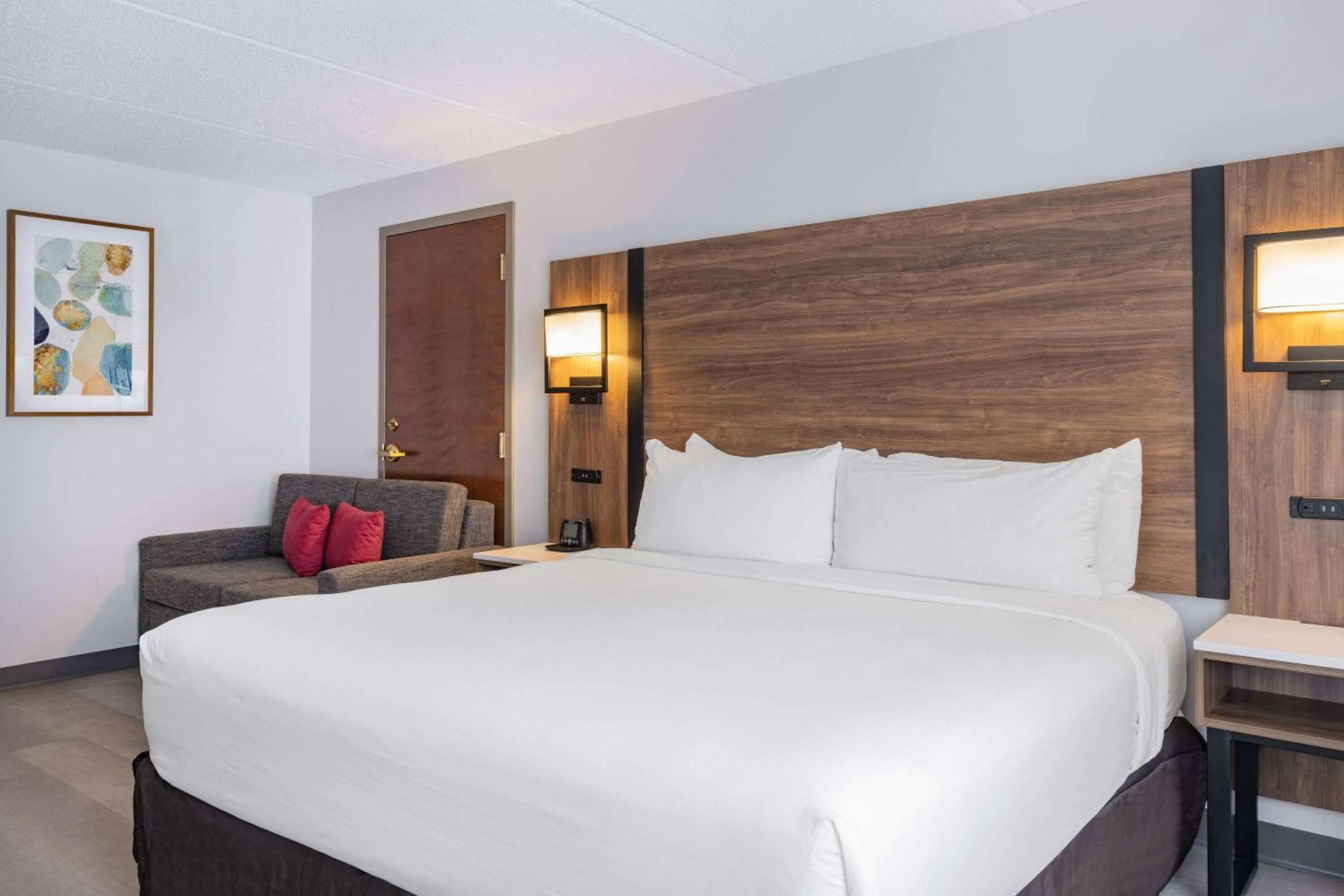 Photo of the whole room, Bed in Wingate by Wyndham Atlanta-Duluth