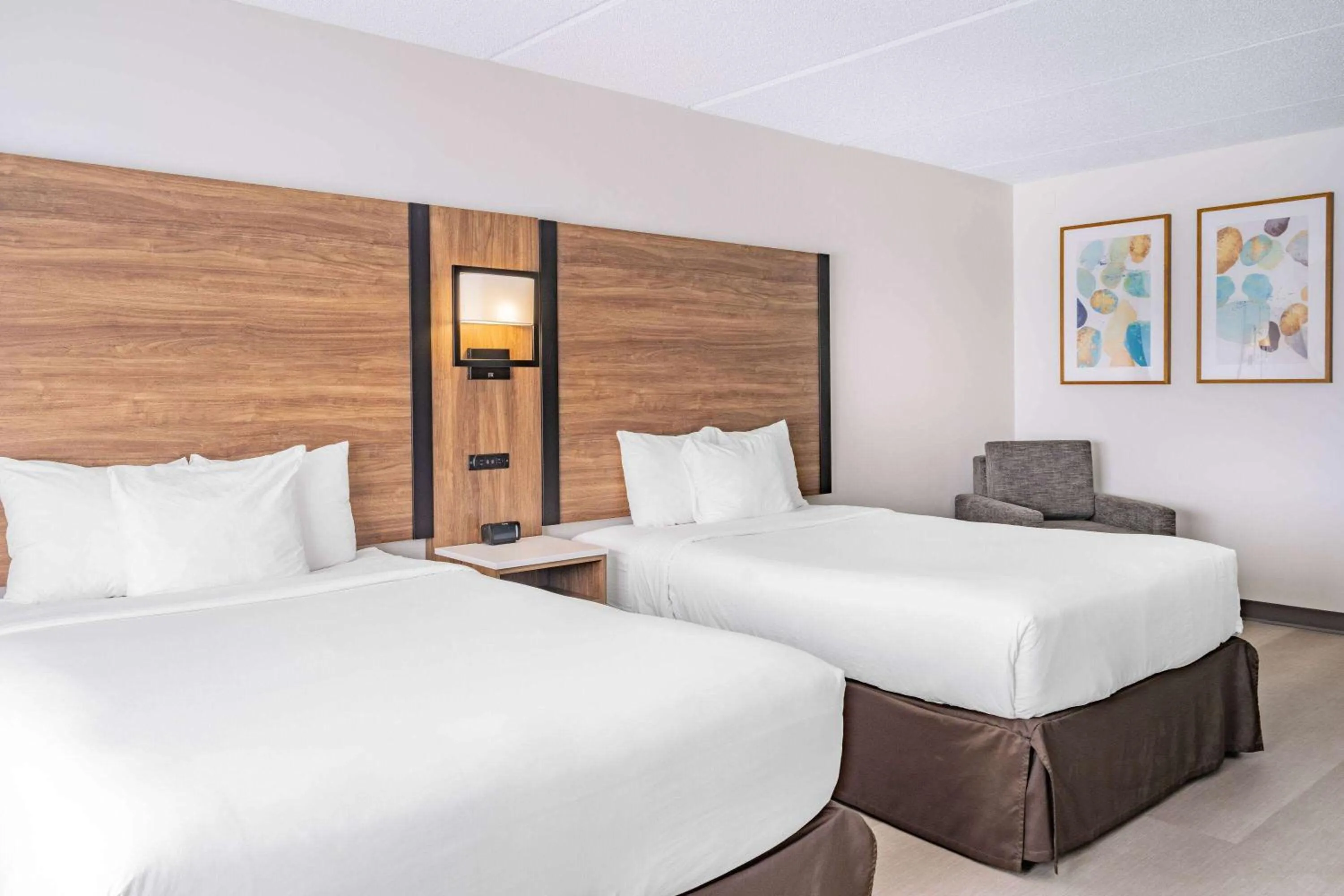 Photo of the whole room, Bed in Wingate by Wyndham Atlanta-Duluth