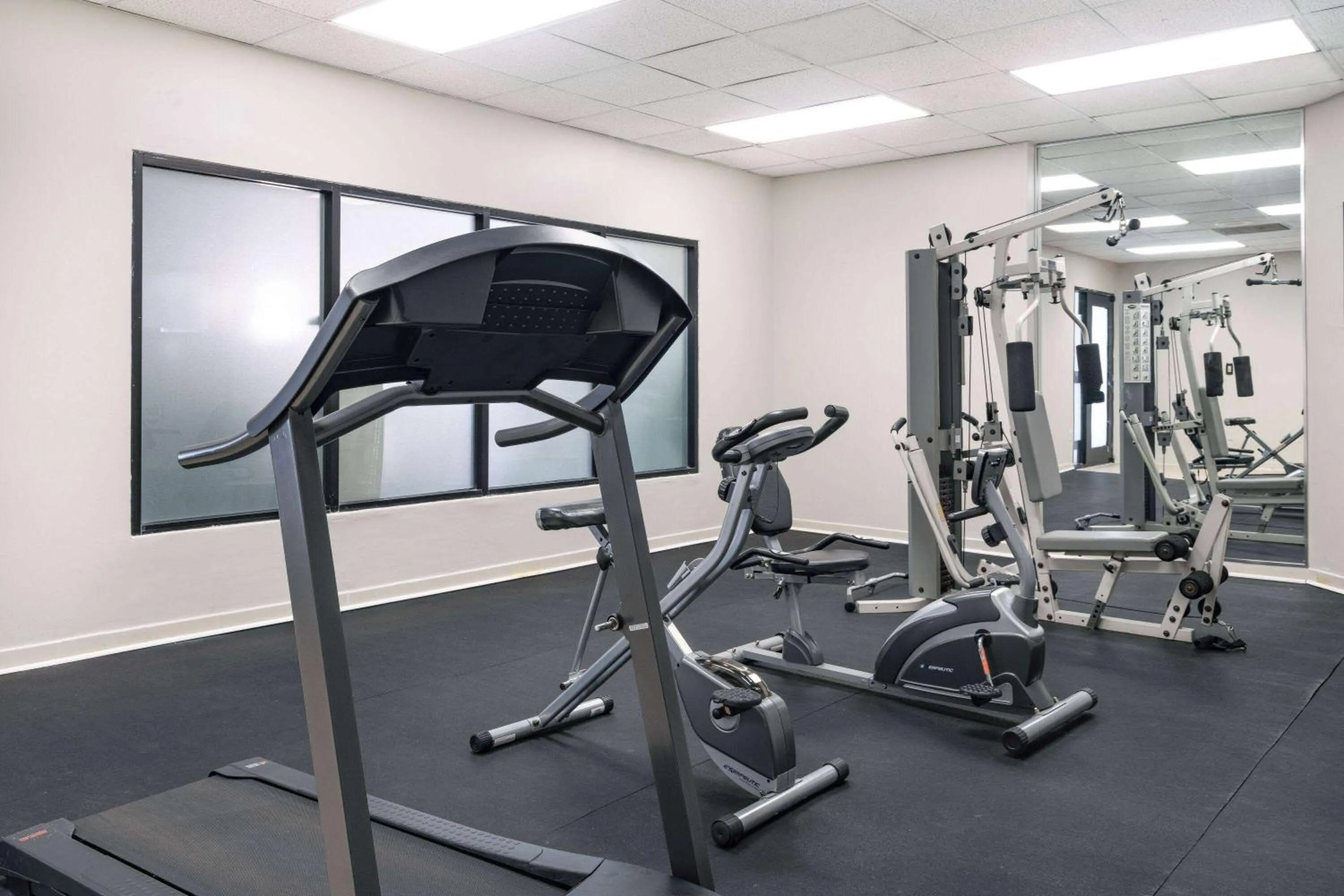 Fitness centre/facilities in Wingate by Wyndham Atlanta-Duluth