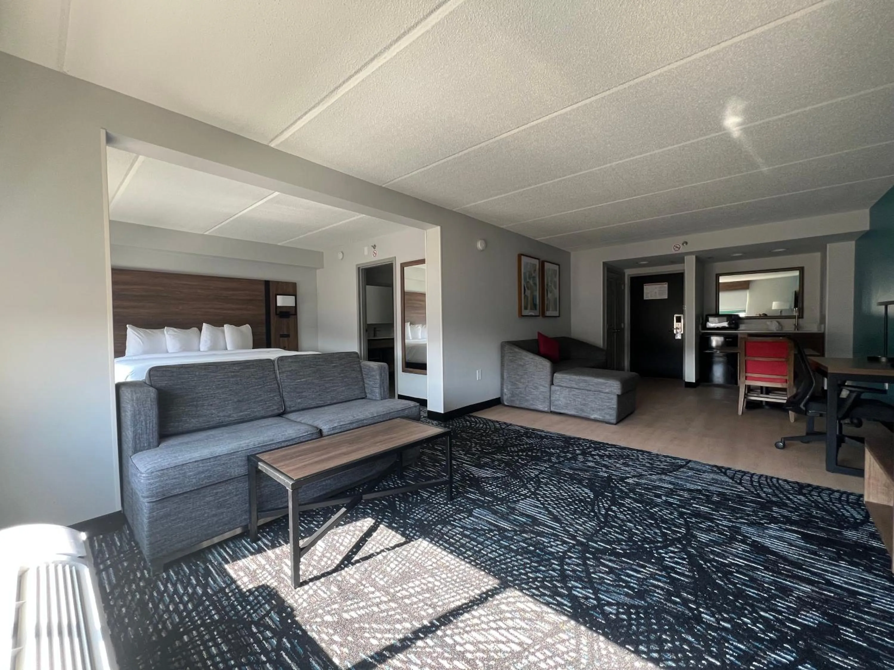 Bed in Wingate by Wyndham Atlanta-Duluth