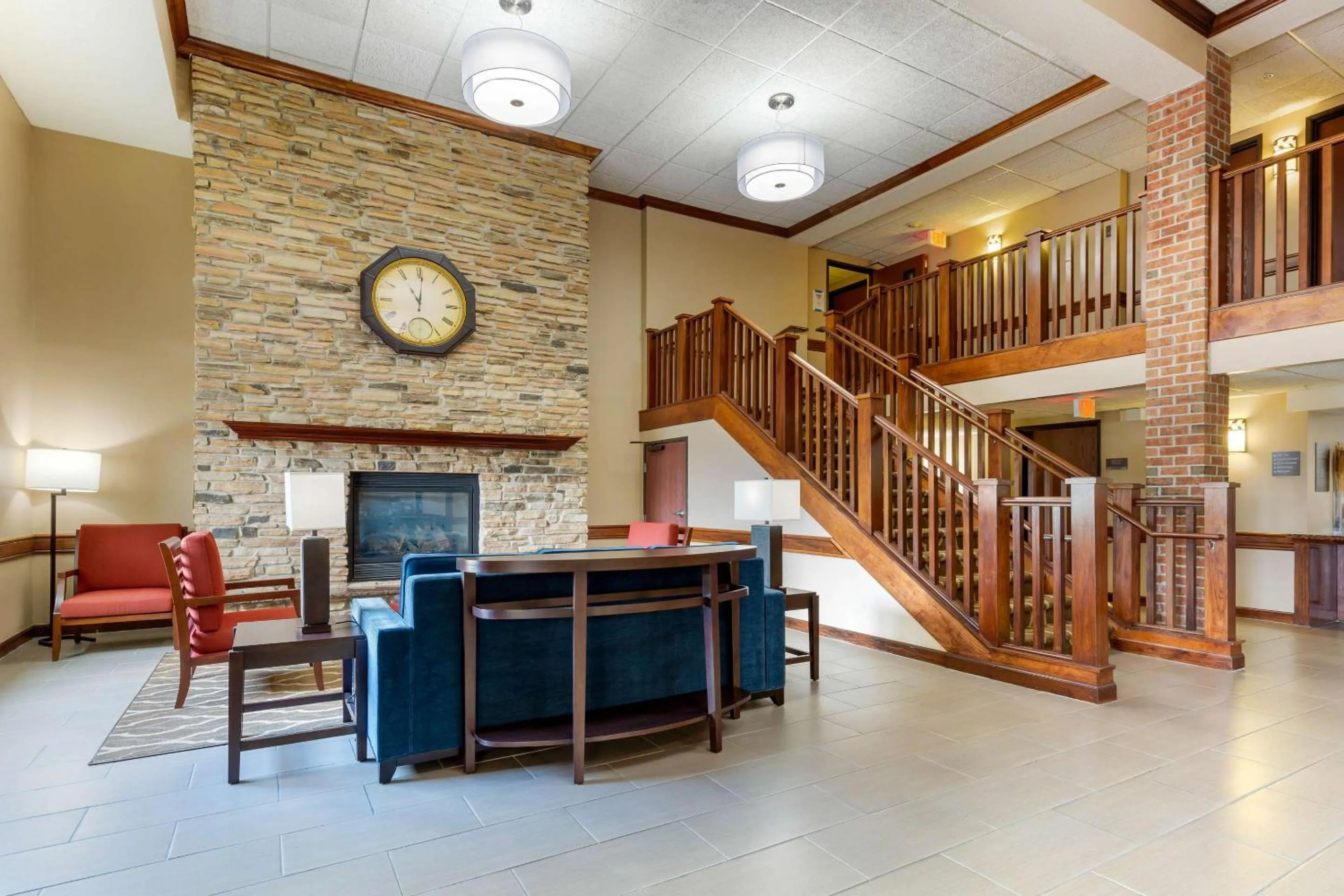 Lobby or reception in Comfort Inn & Suites Milford