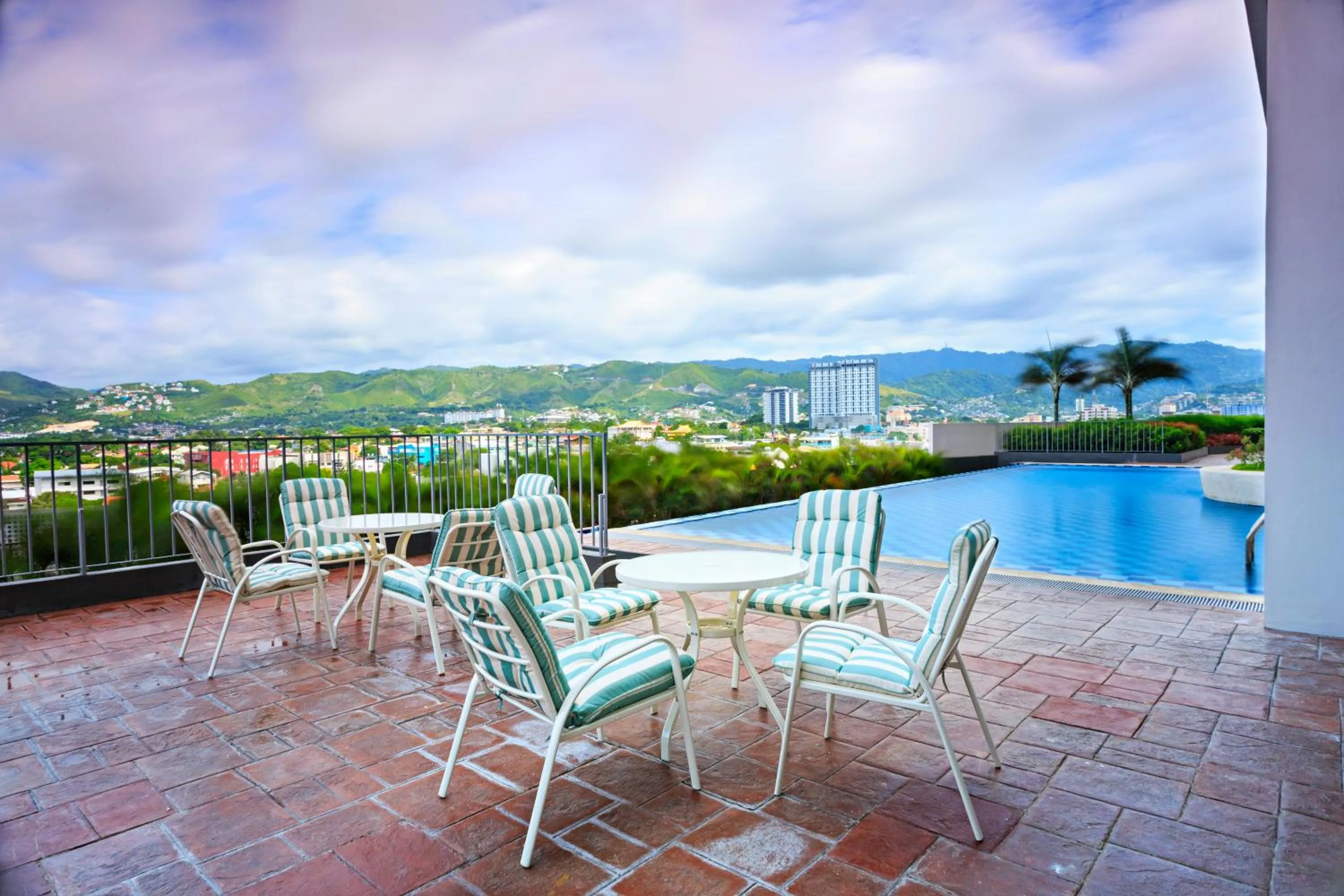 Swimming pool in Eon Centennial Soho Hotel