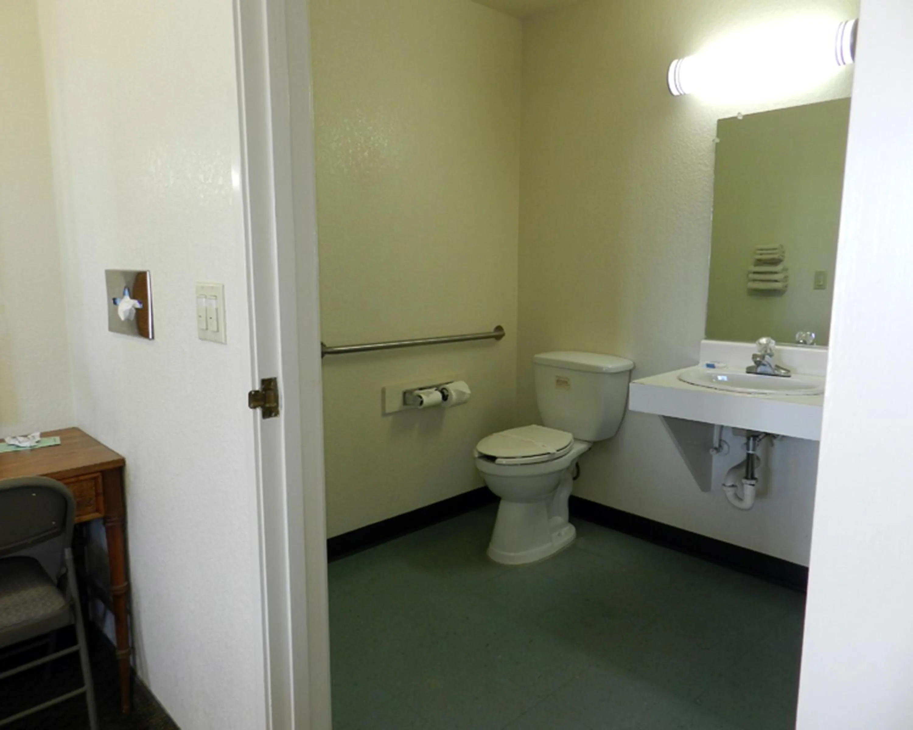 Bathroom in High Desert Motel Joshua Tree National Park