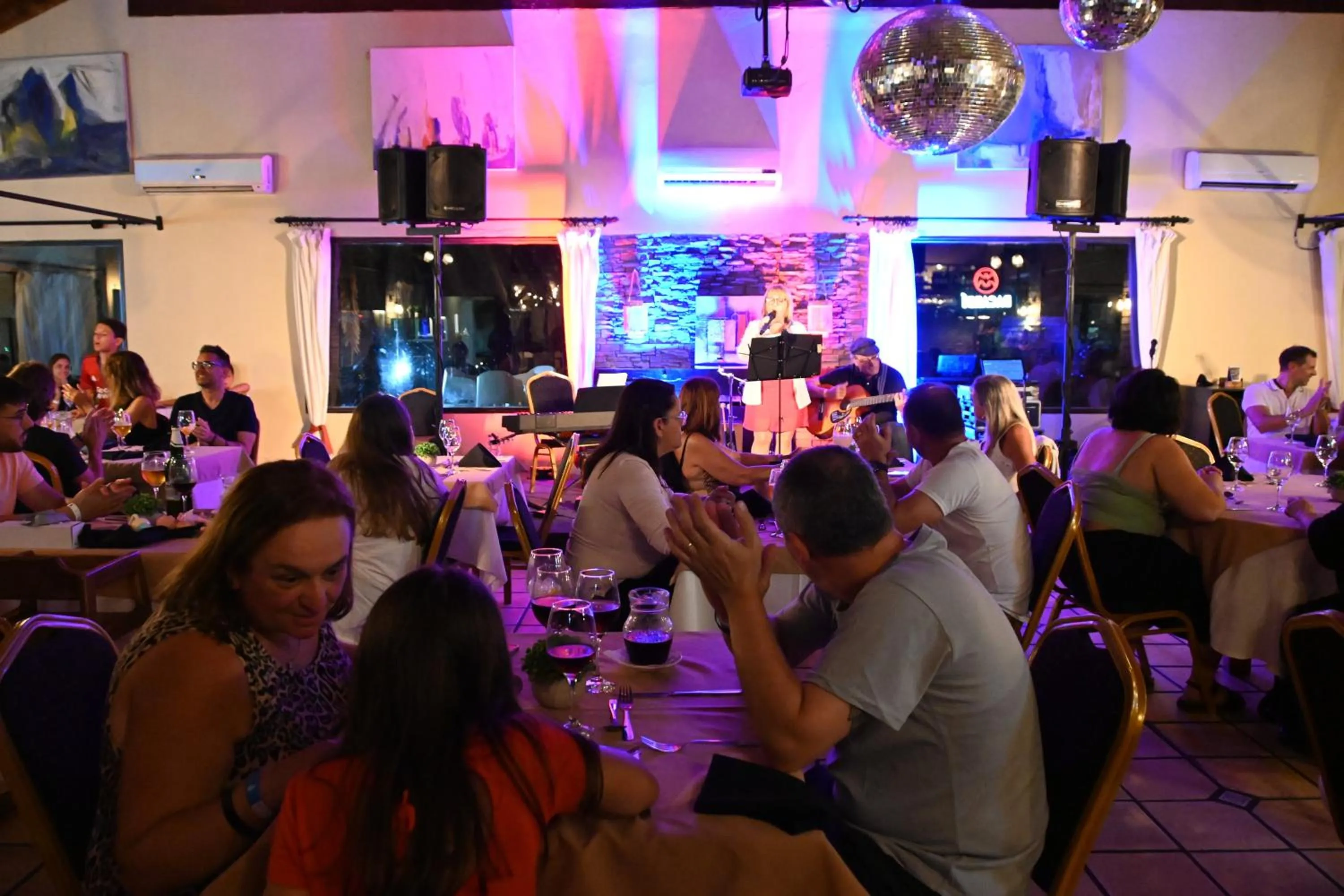 Restaurant/places to eat in El Descubrimiento Resort Club