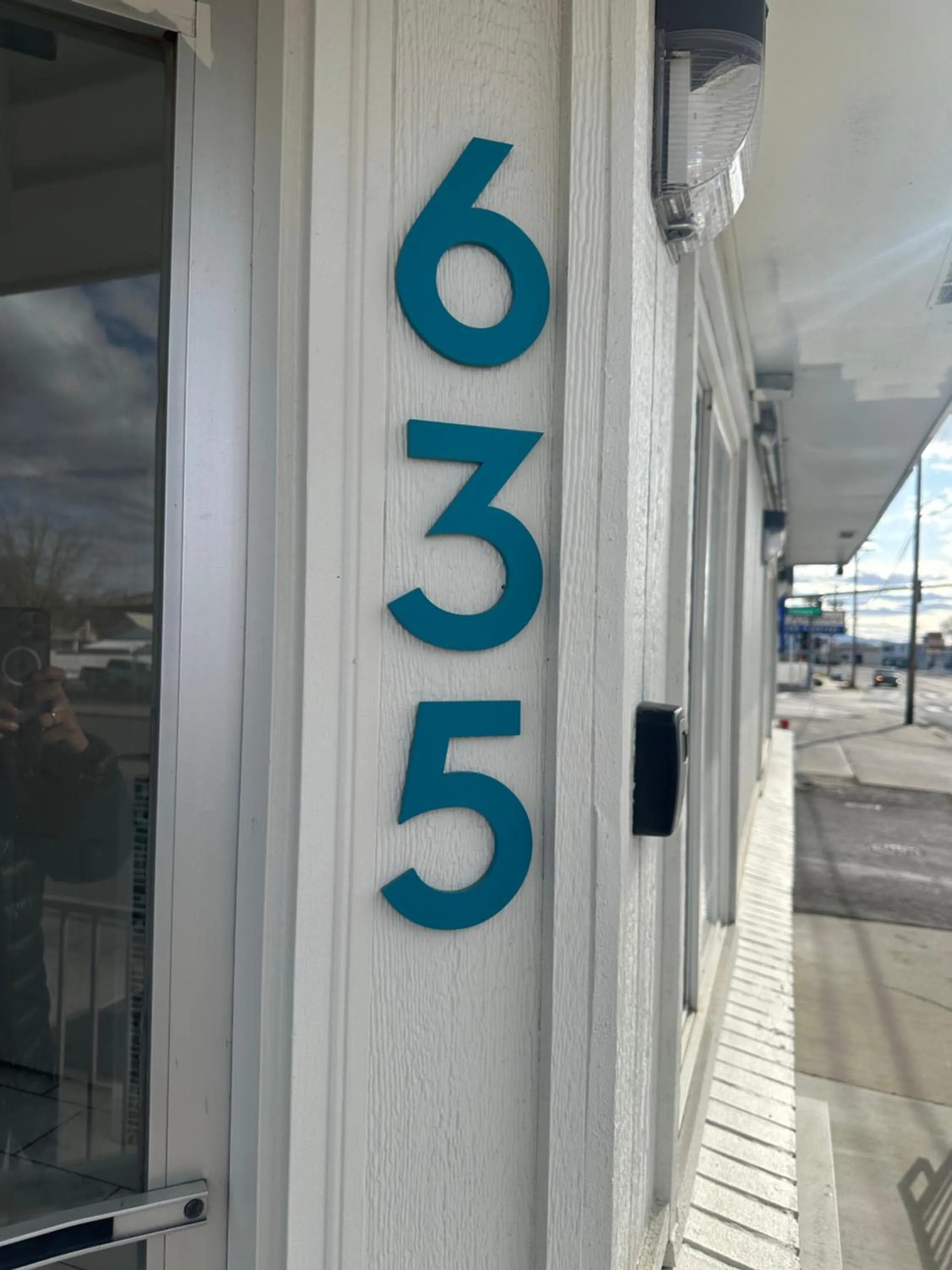 Property building in Americas Best Value Inn Winnemucca