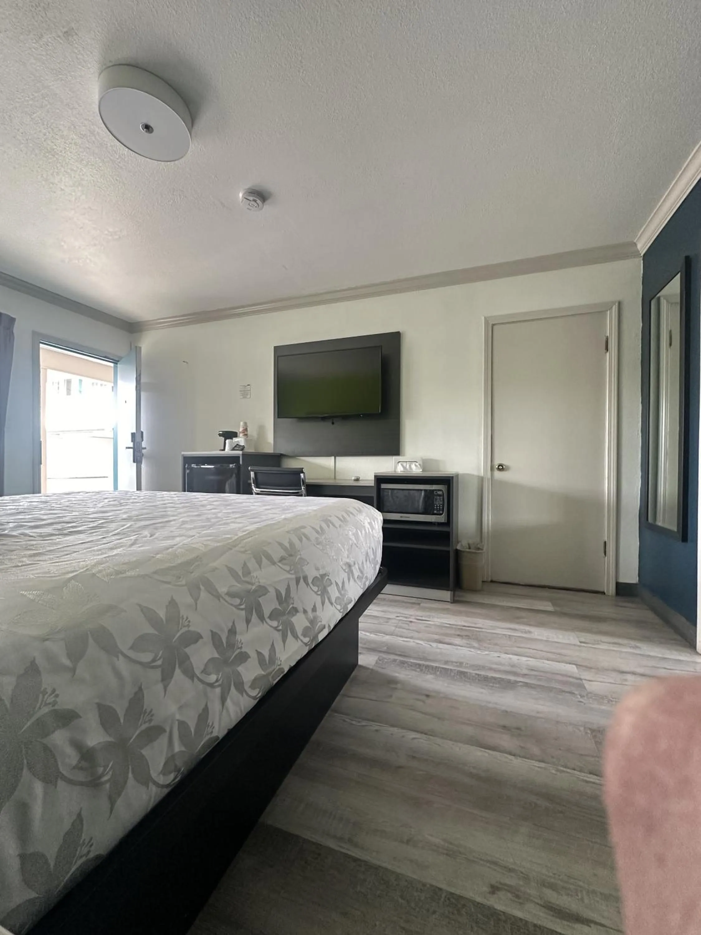 Bedroom, Bed in Americas Best Value Inn Winnemucca