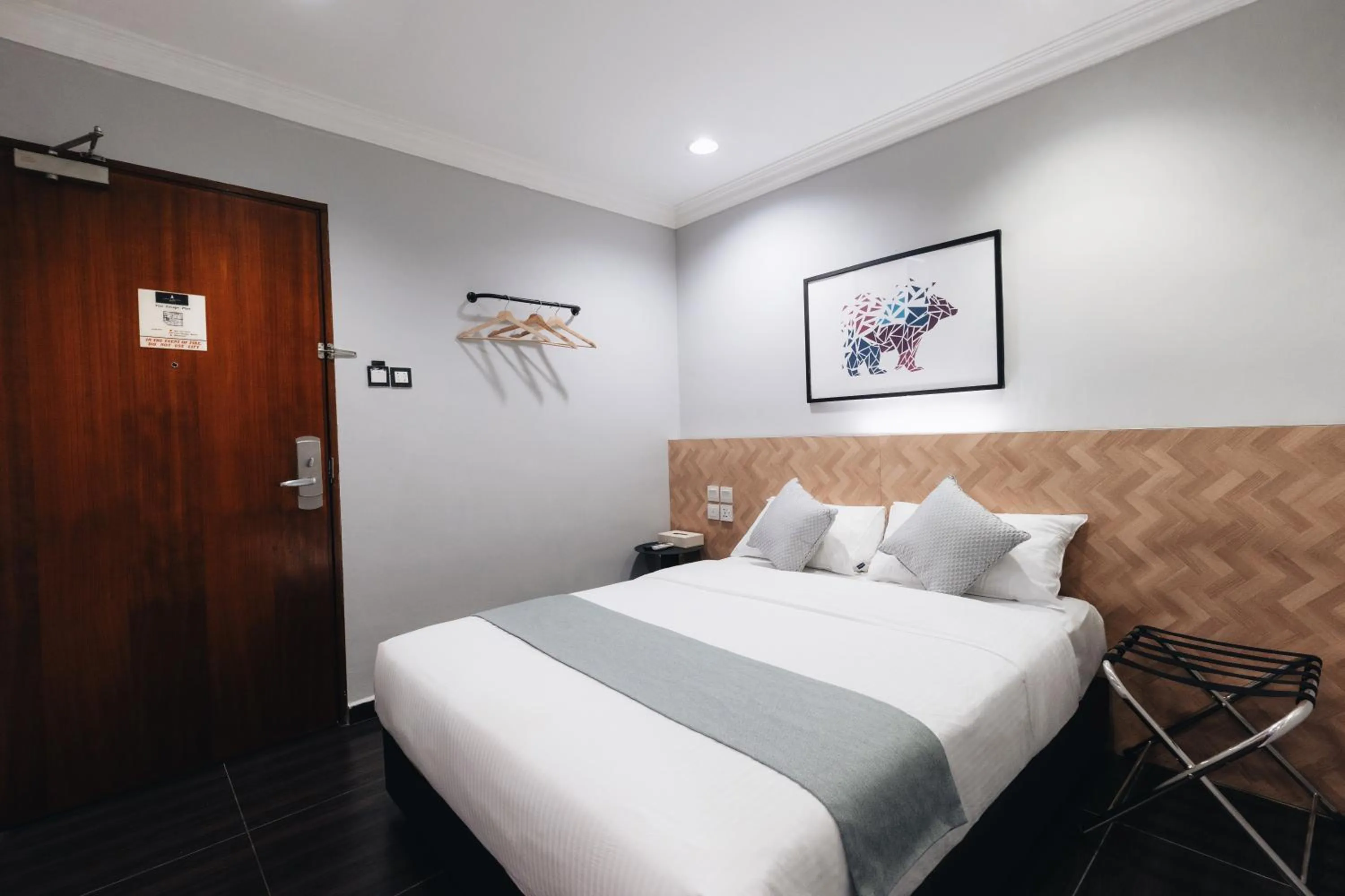 Bed in Harbour Ville Hotel - Hamilton