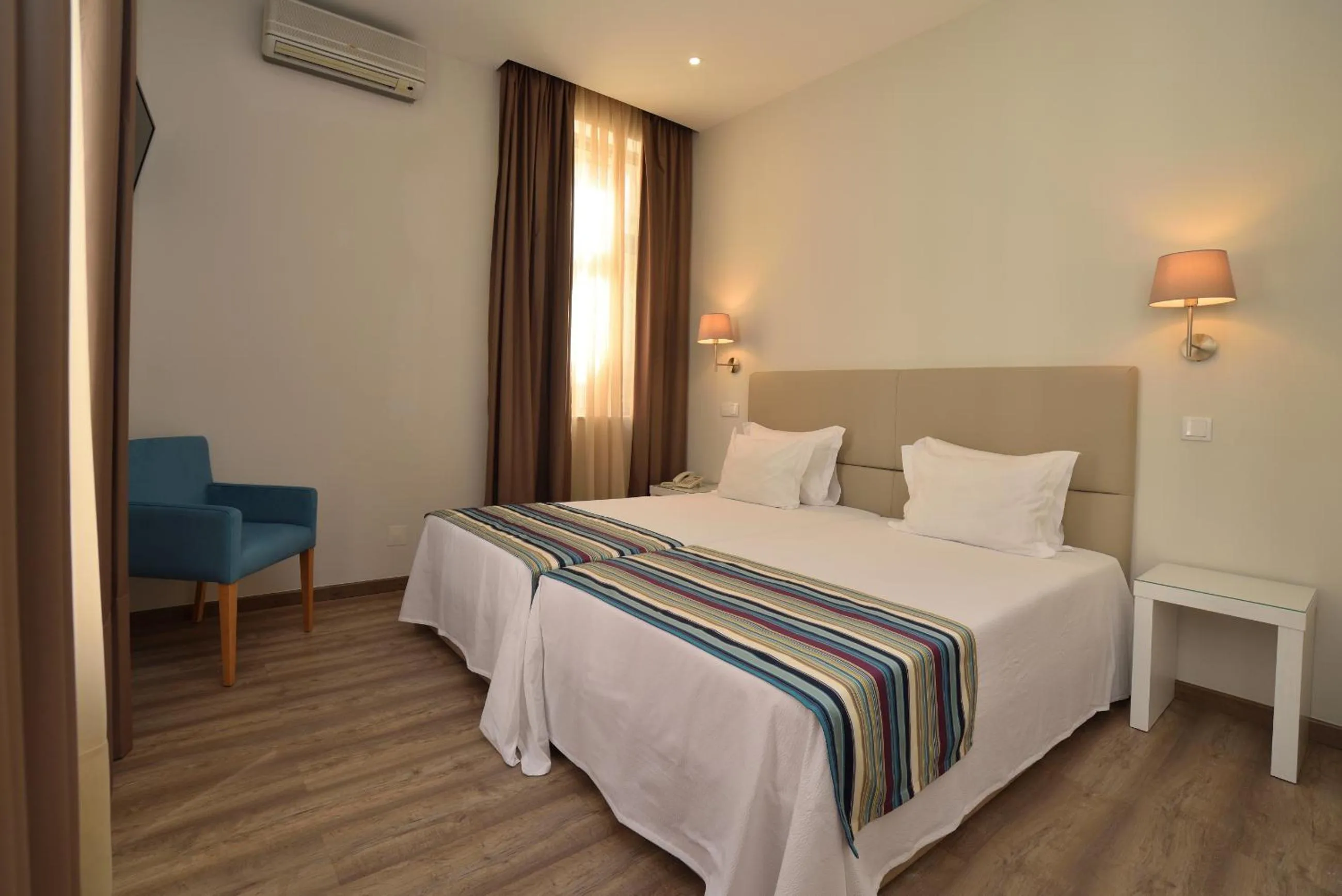 Bedroom, Bed in Porto Domus Hotel