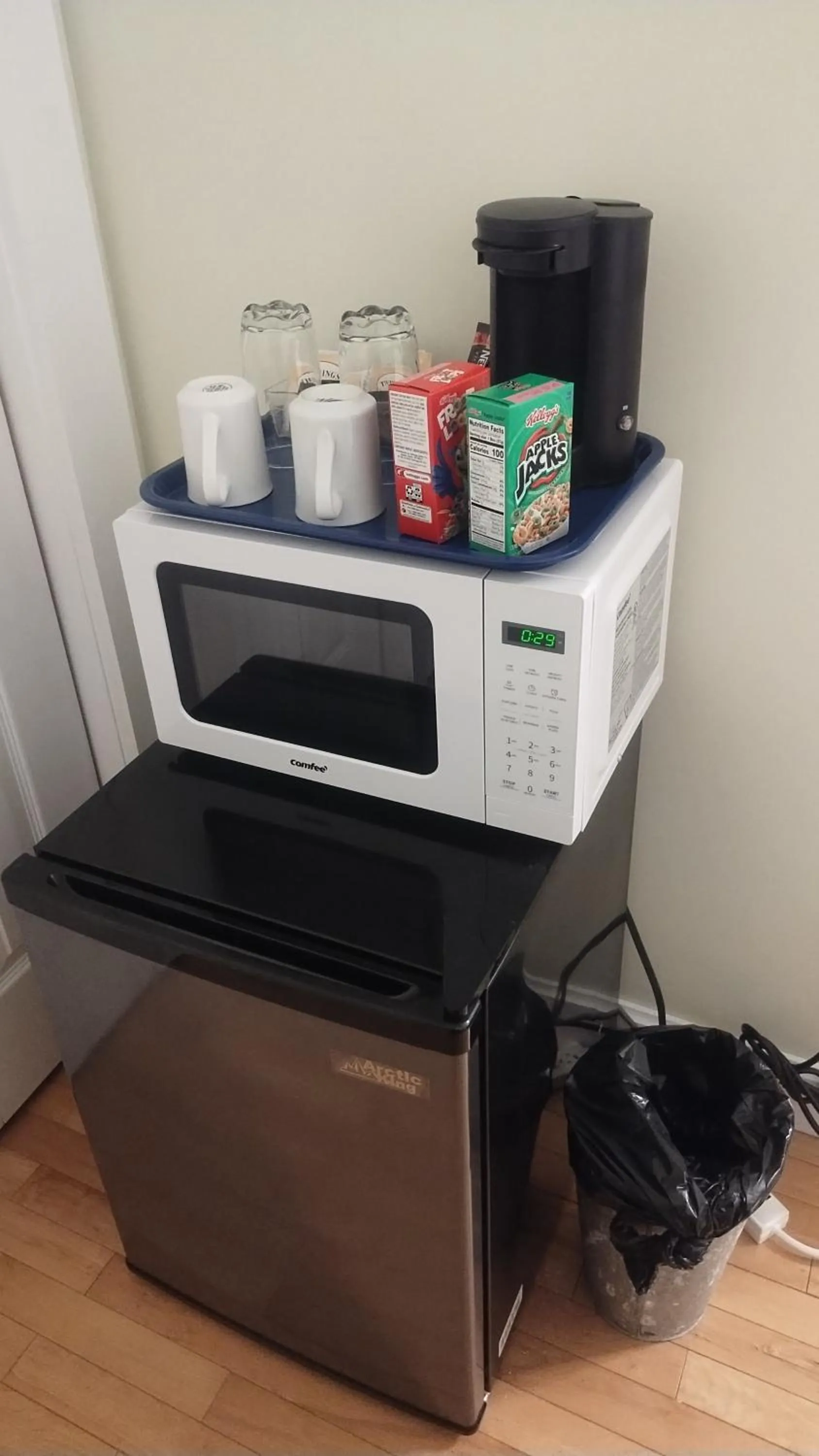 Coffee/tea facilities in Auberge Vue d'la Dune - Dune View Inn
