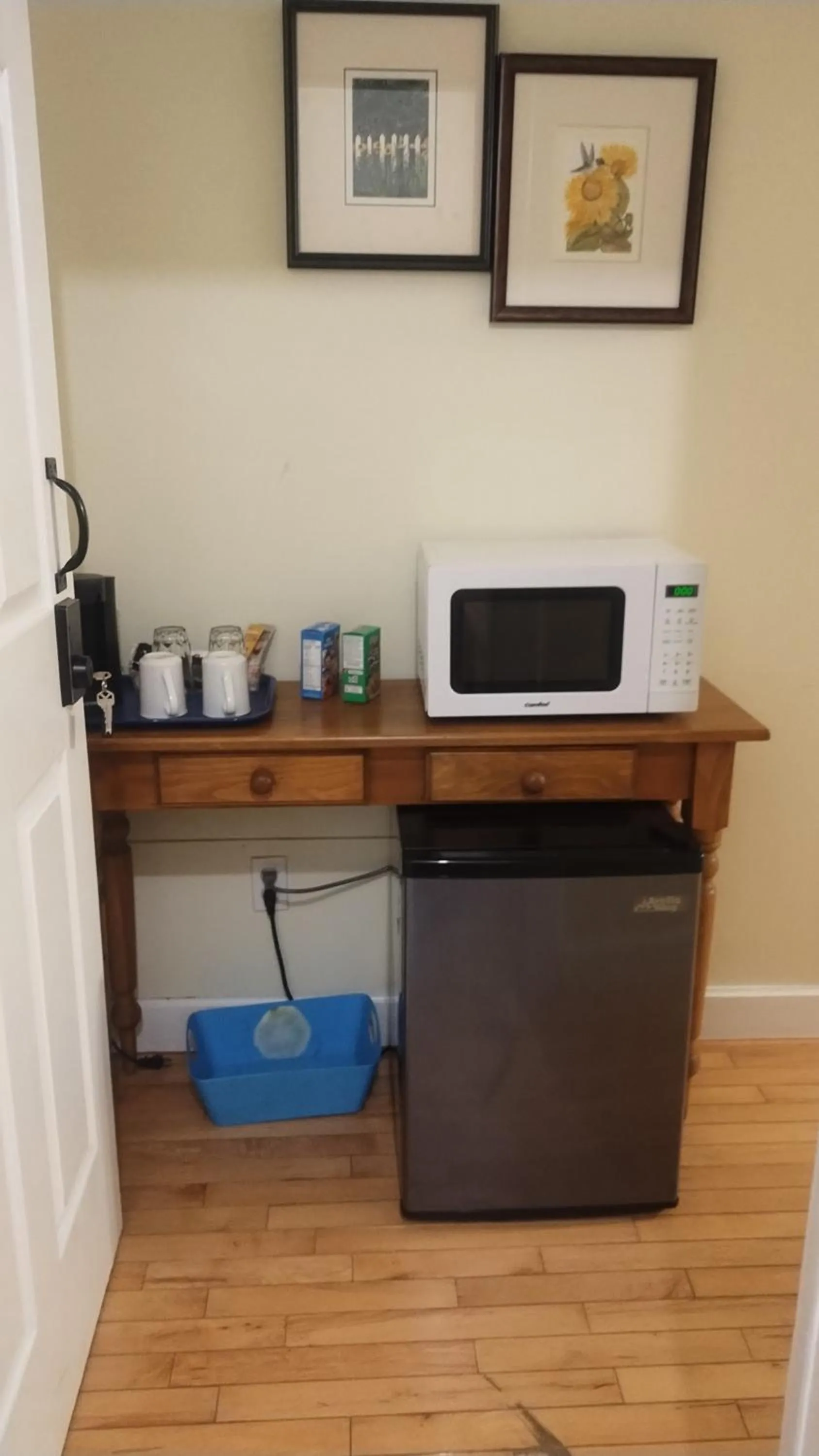 minibar in Auberge Vue d'la Dune - Dune View Inn