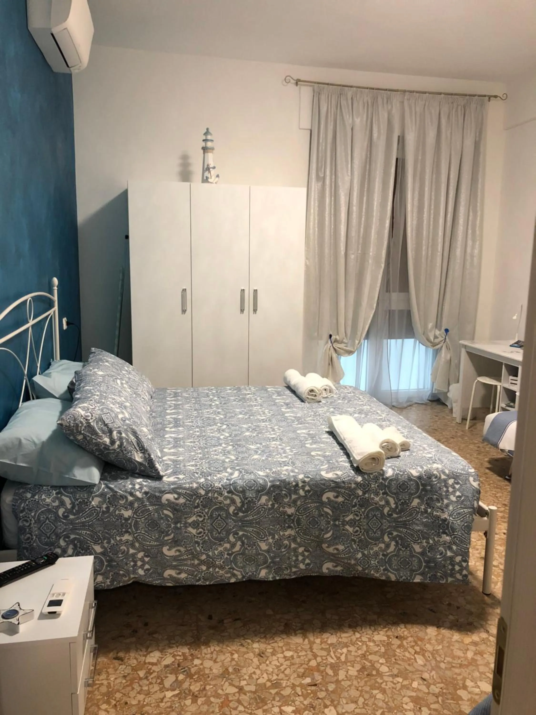 Bedroom, Bed in Mare D’amare