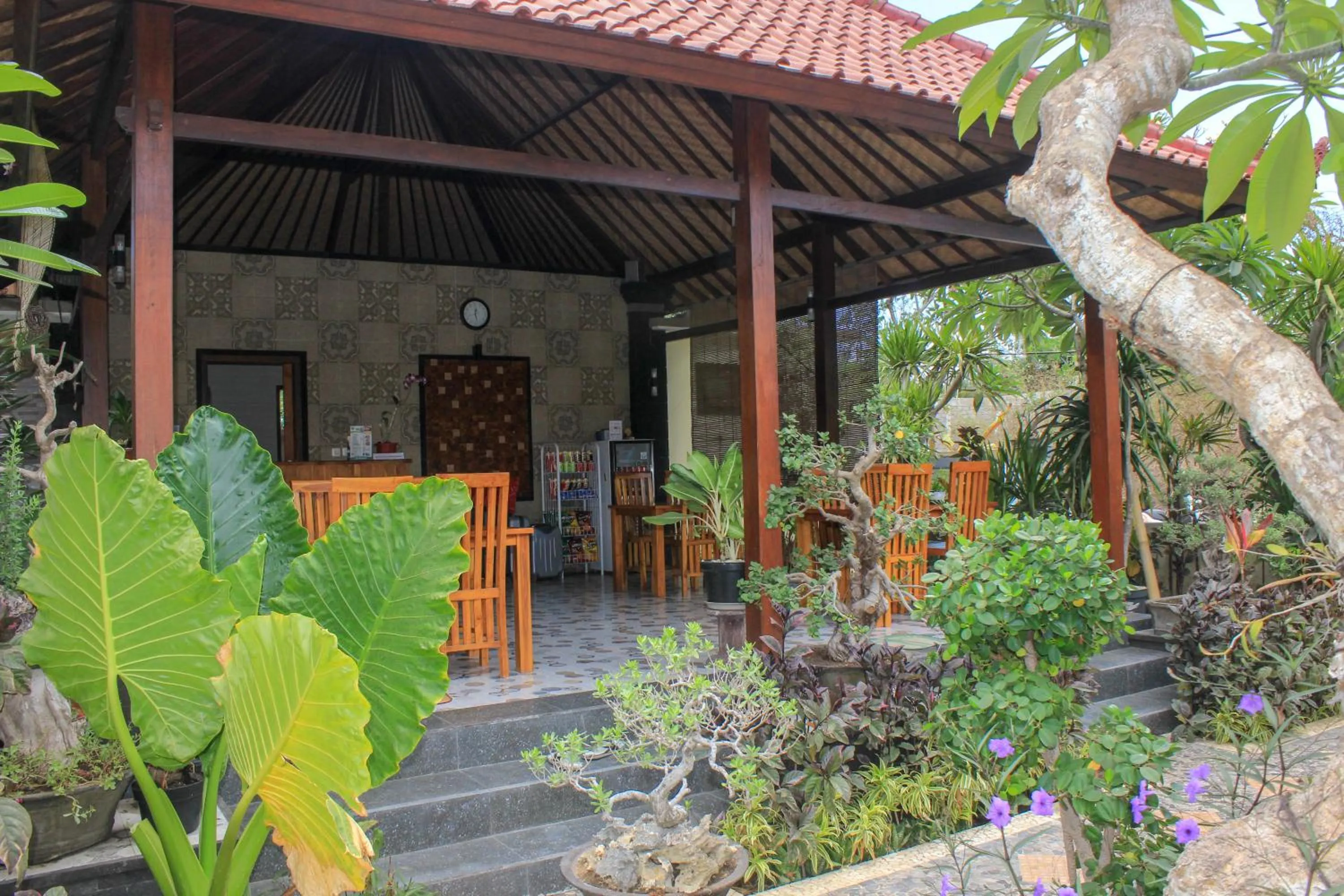 Restaurant/places to eat in Pattri Garden Lembongan