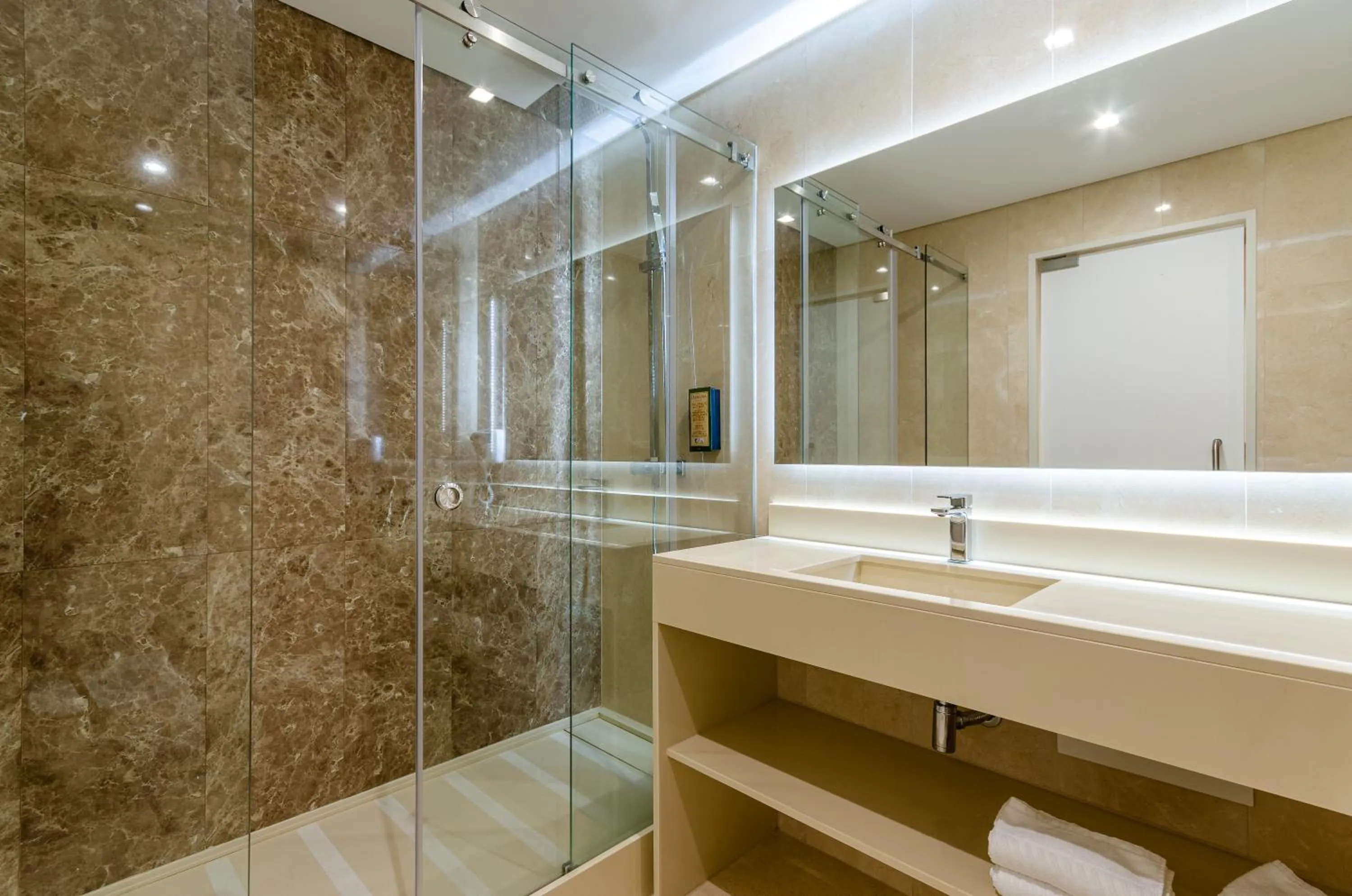 Bathroom in Hotel Alvorada