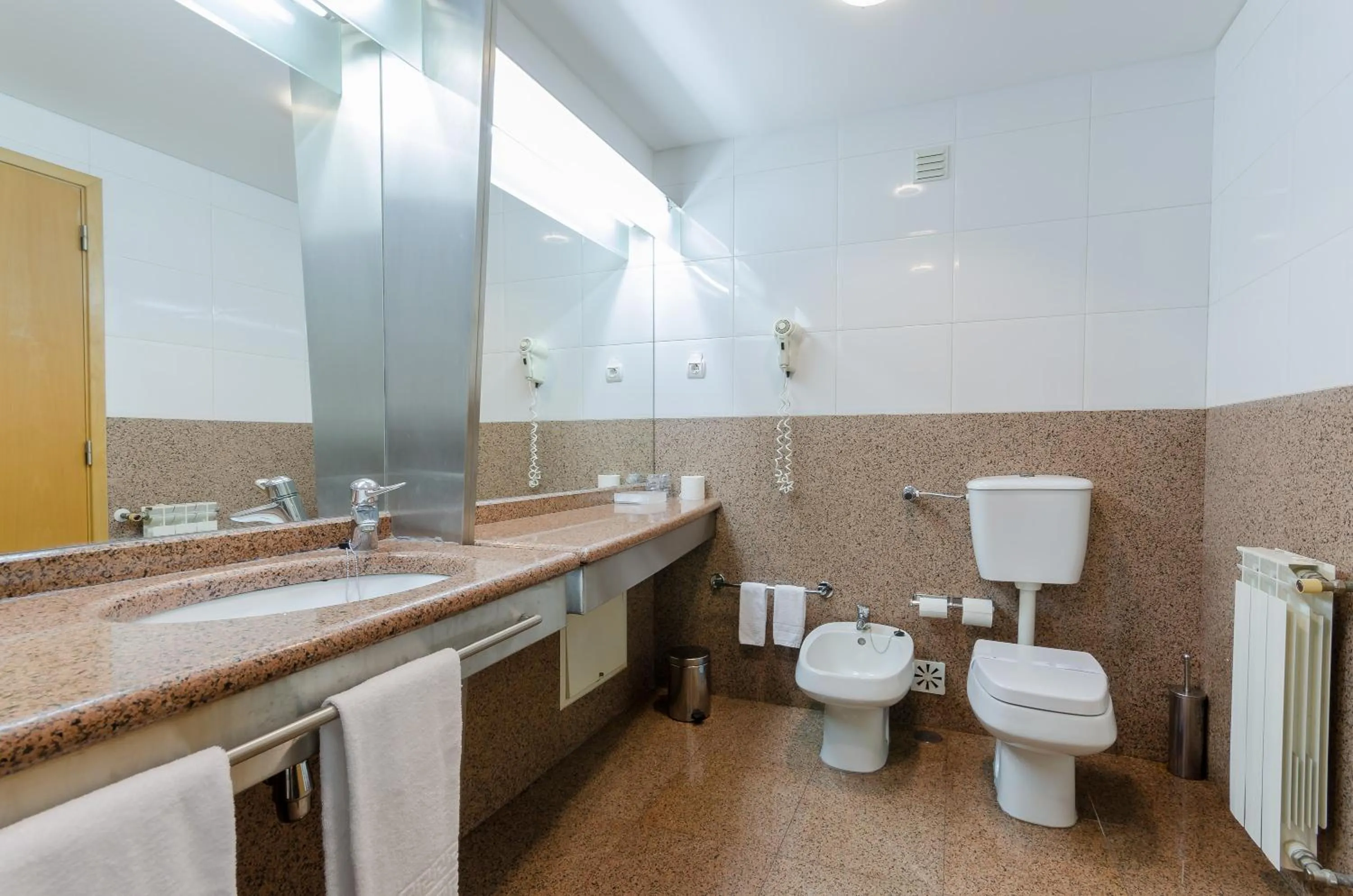 Photo of the whole room in Hotel Alvorada