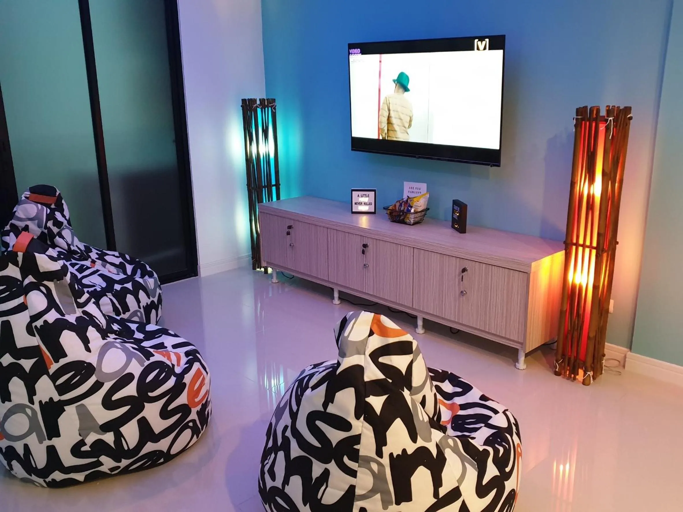 Communal lounge/ TV room in T2 Jomtien Pattaya