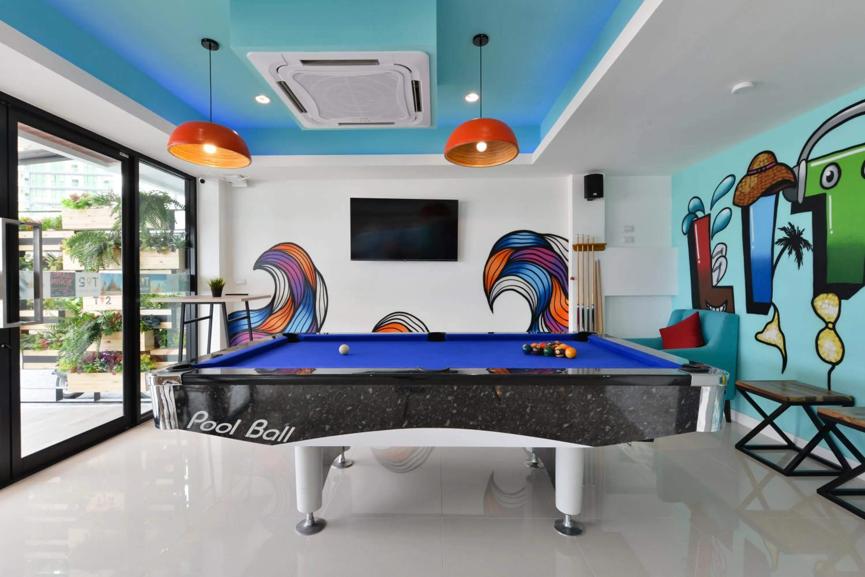 Communal lounge/ TV room in T2 Jomtien Pattaya