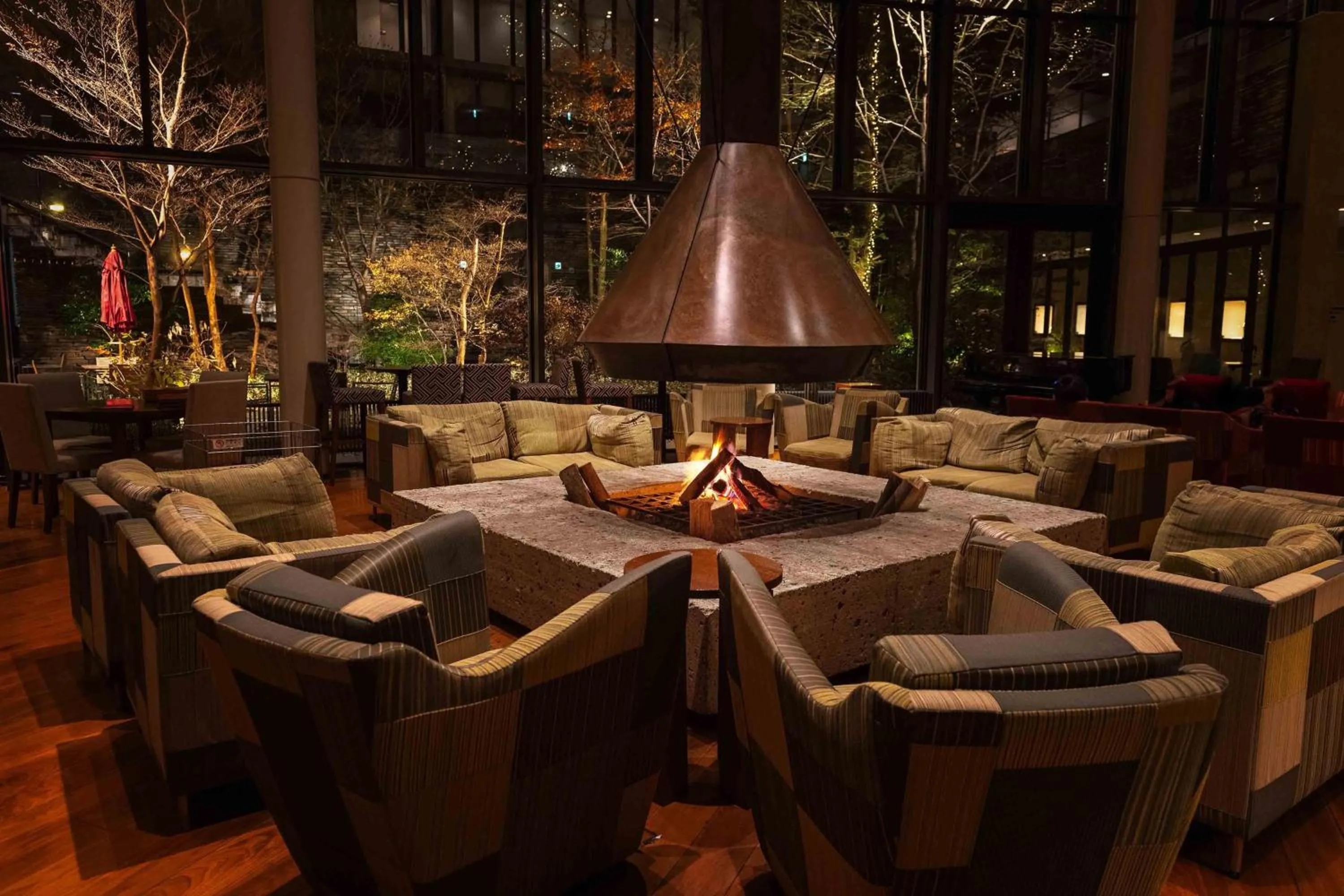 Lounge or bar in Hyatt Regency Hakone Resort and Spa