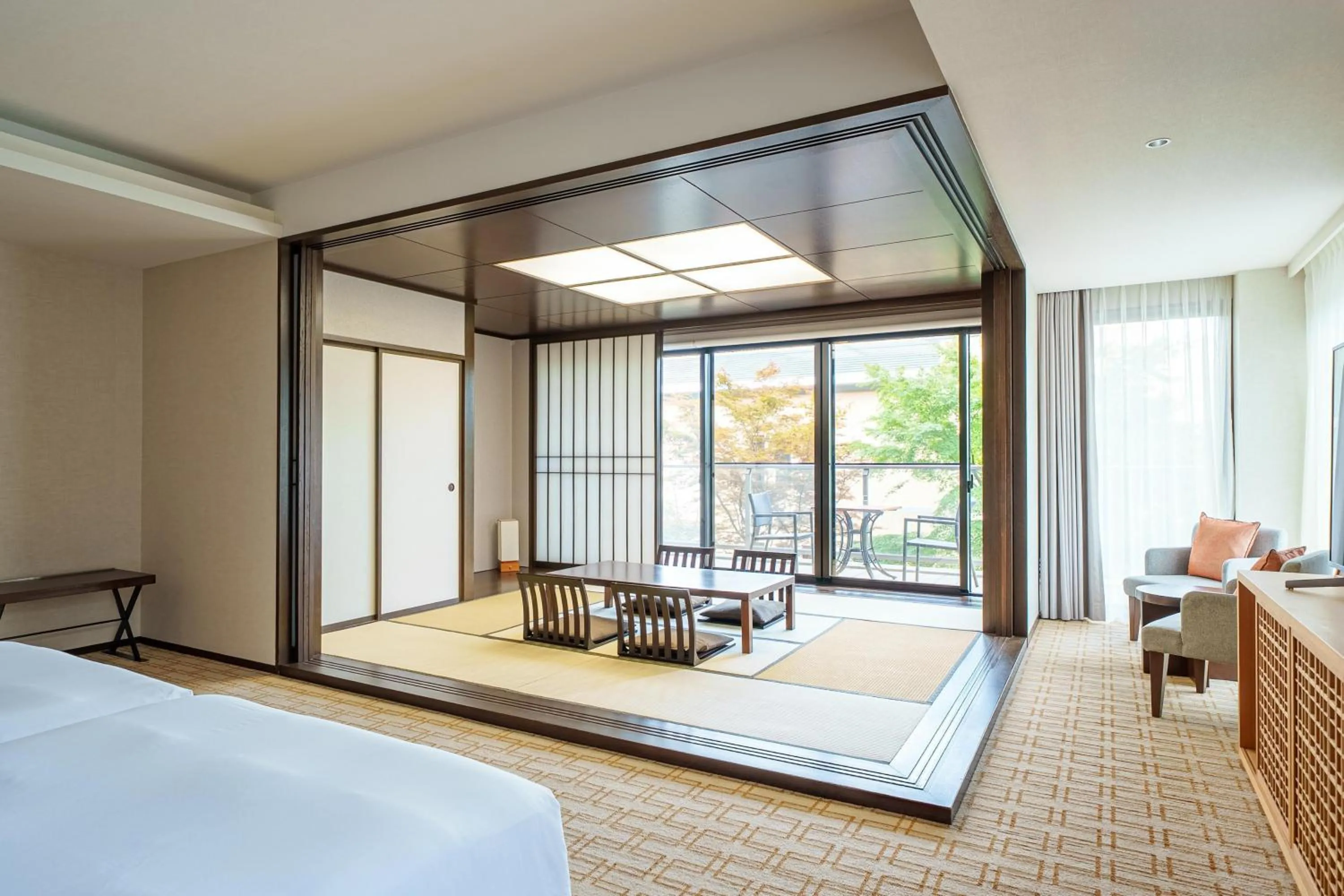 Photo of the whole room, Bed in Hyatt Regency Hakone Resort and Spa
