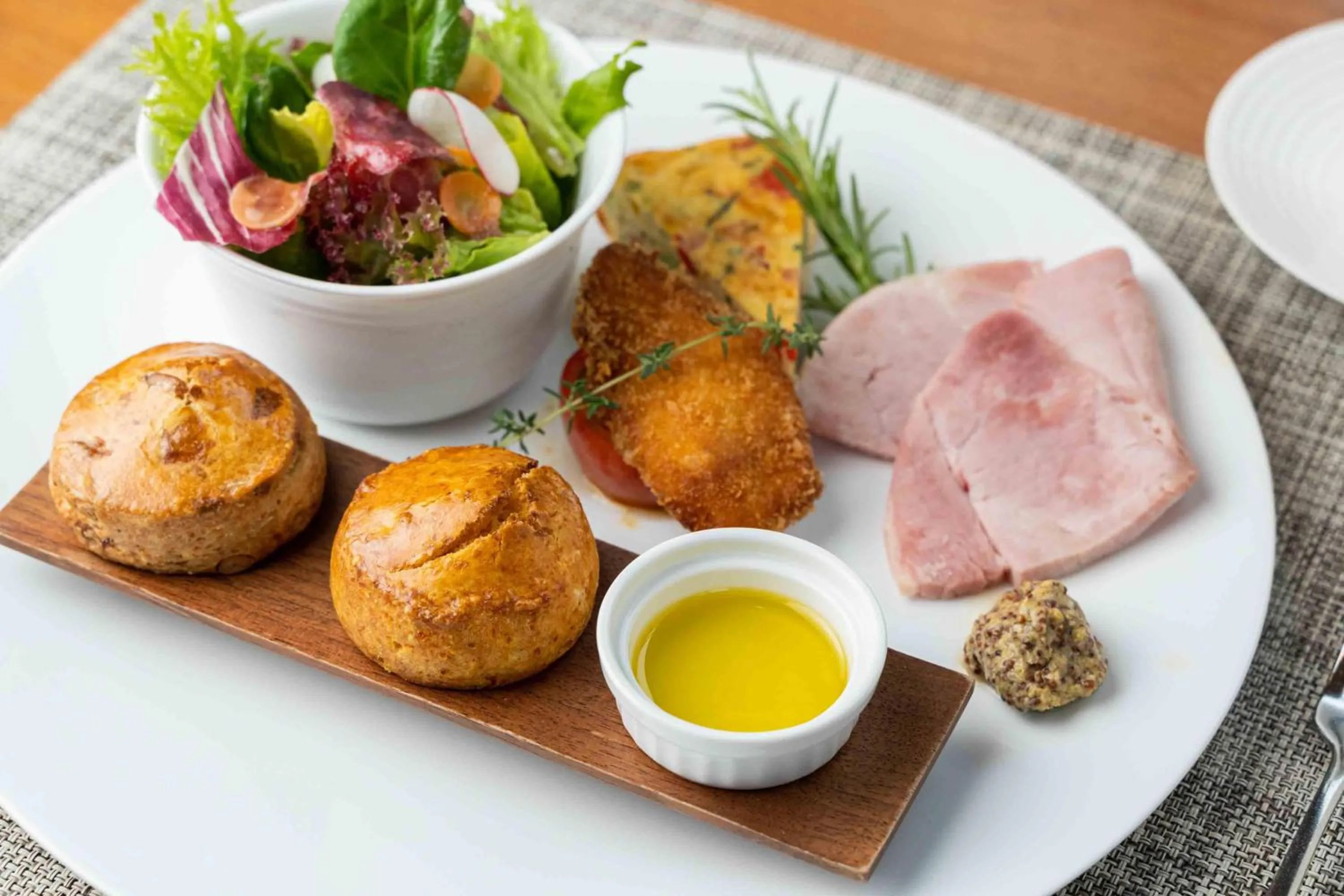 Restaurant/places to eat in Hyatt Regency Hakone Resort and Spa