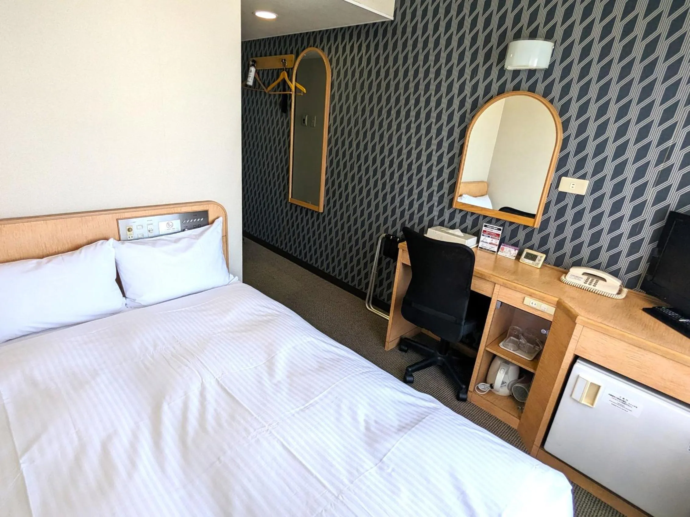 Photo of the whole room, Bed in Kenchomae Green Hotel
