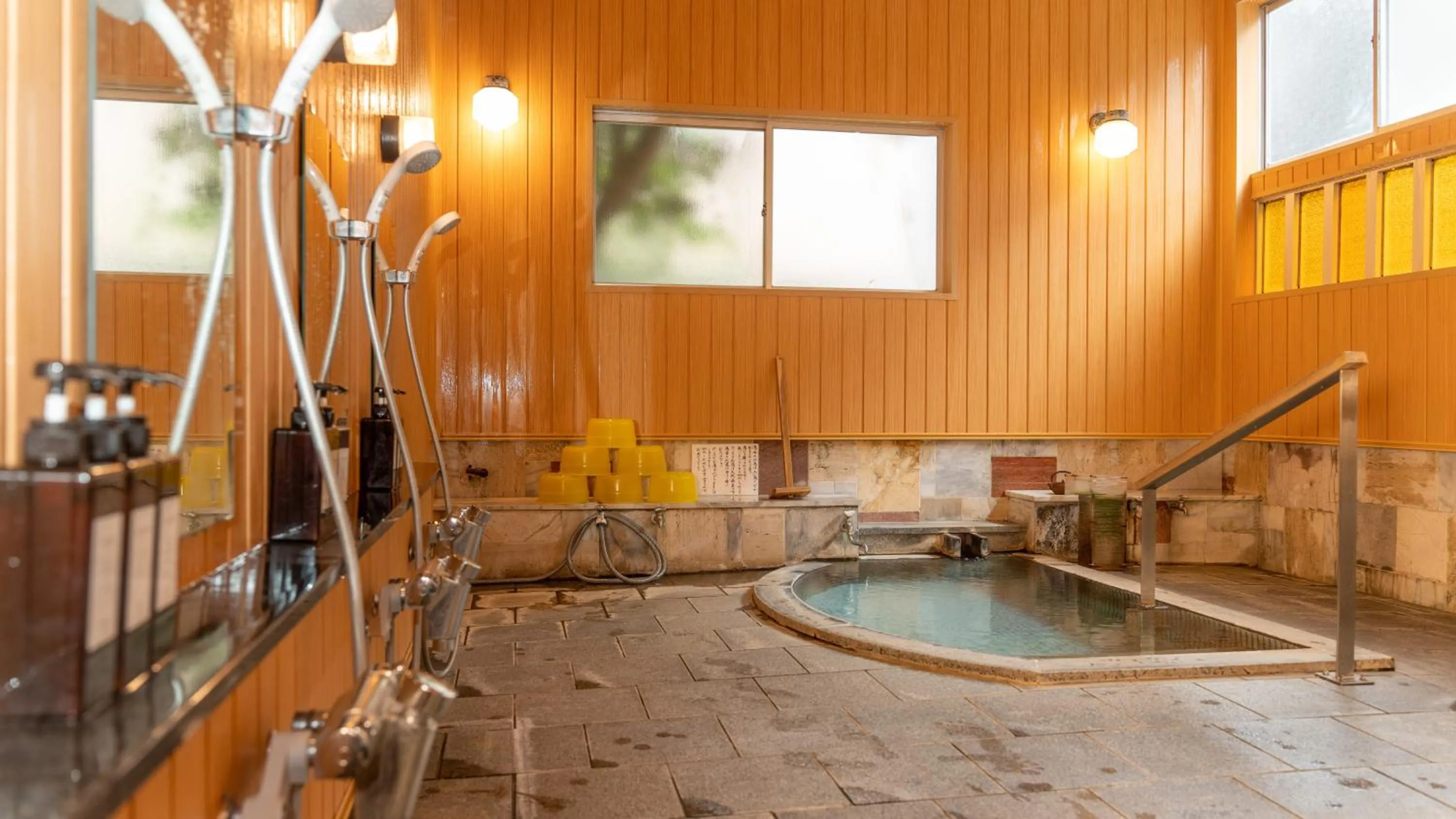 Public Bath in Andaikan