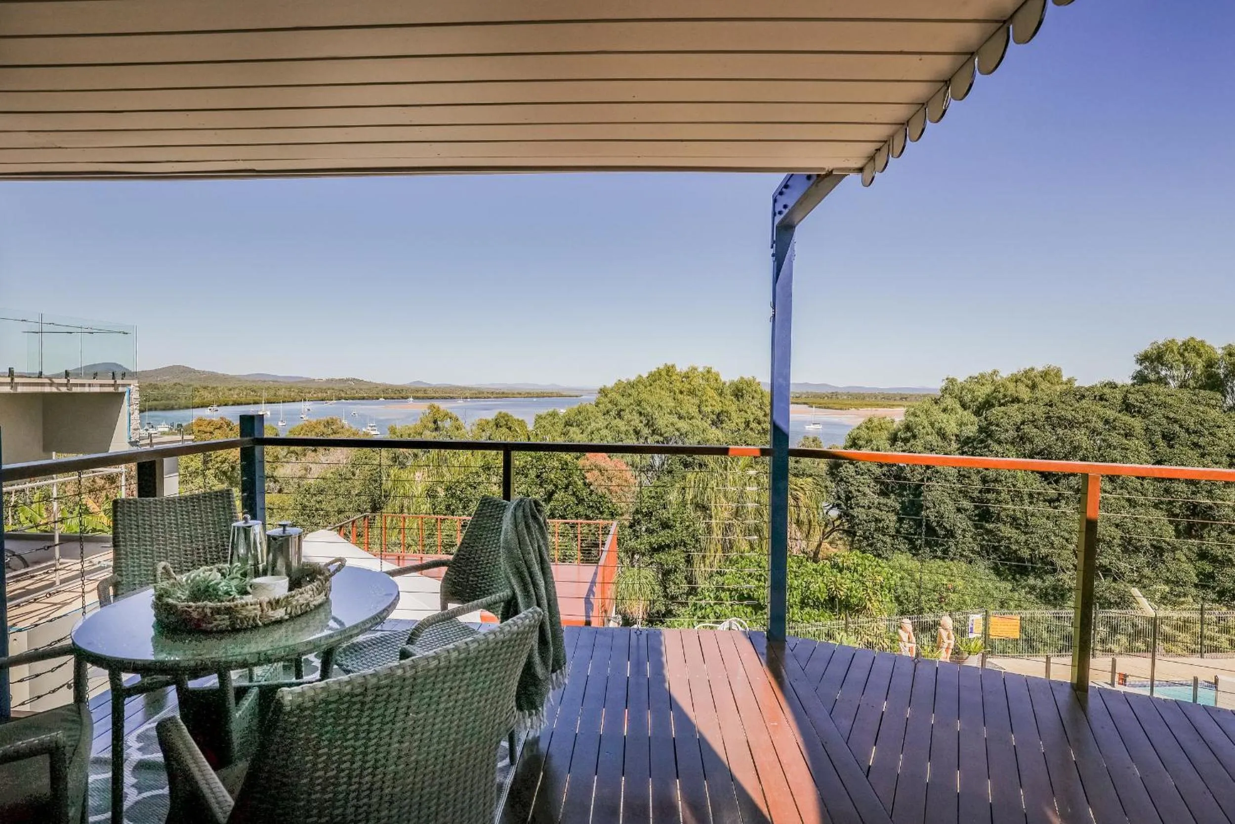 River view in 1770 Sovereign Lodge Retreat