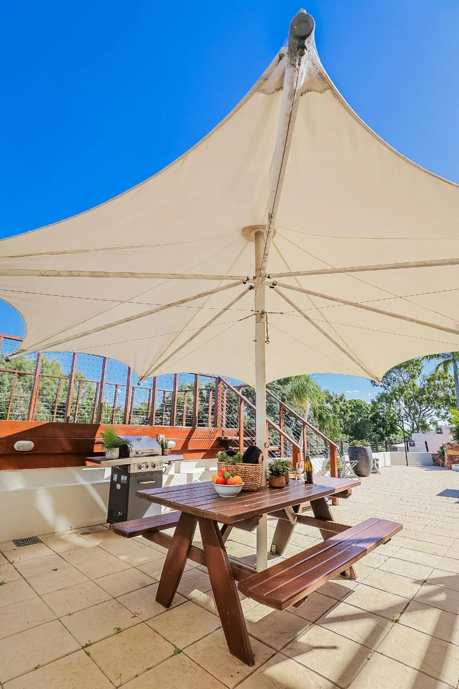 BBQ facilities in 1770 Sovereign Lodge Retreat