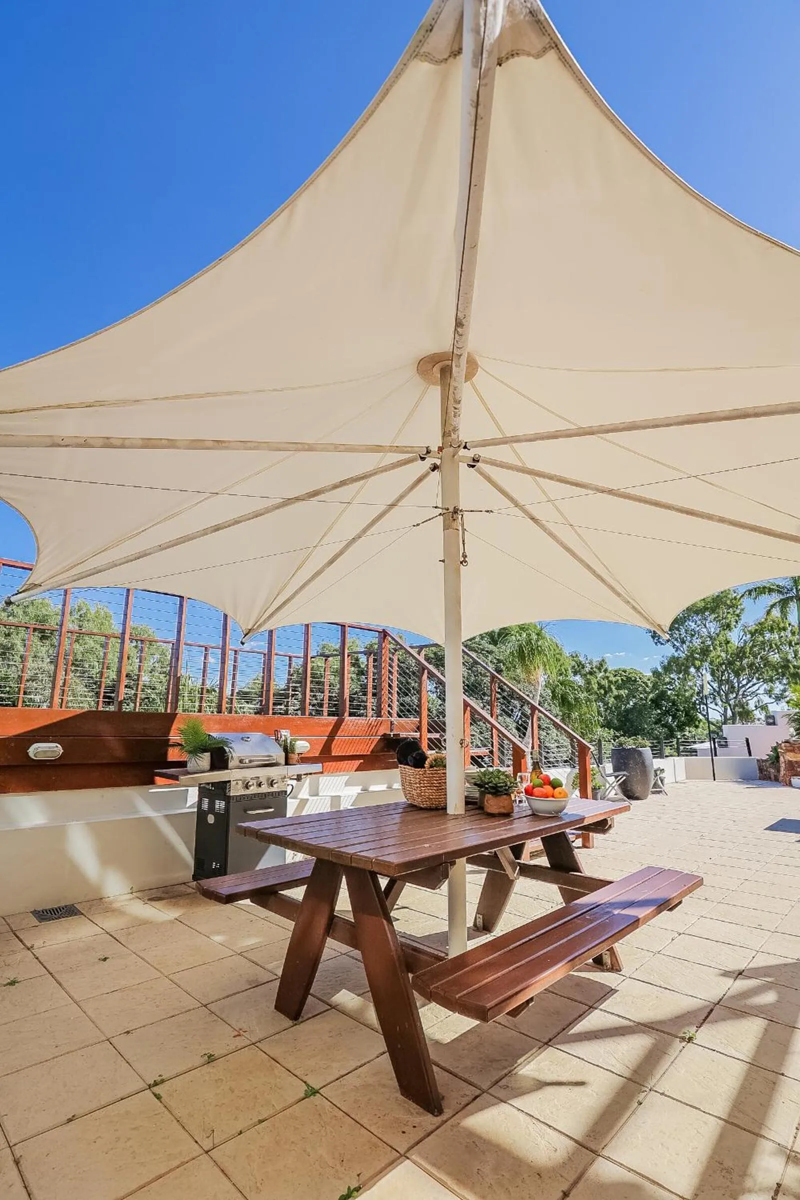 BBQ facilities in 1770 Sovereign Lodge Retreat