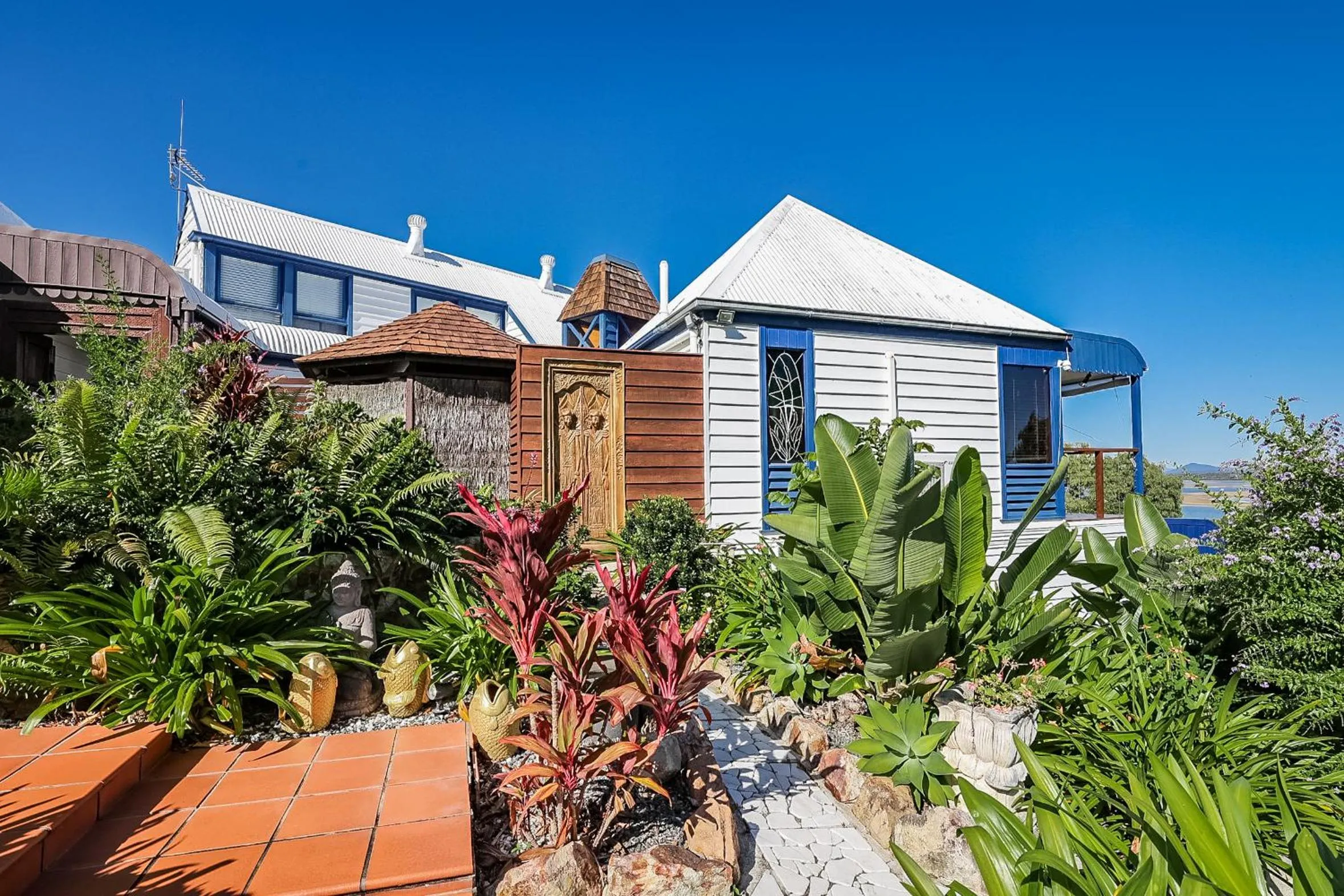 Garden in 1770 Sovereign Lodge Retreat